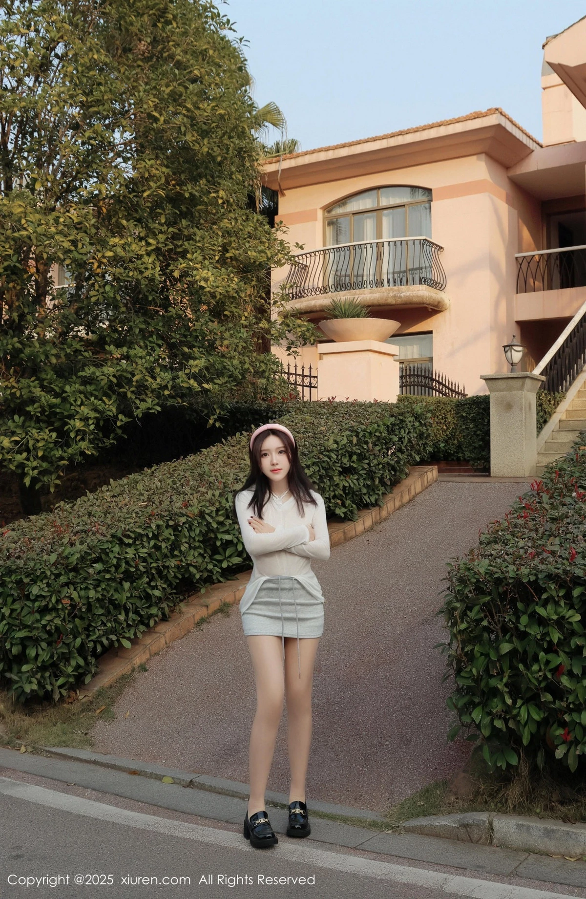 秀人集.com_[XiuRen秀人网]No.9923_模特小薯条nienie性感薄透白T恤配超薄肉丝秀惹火身材诱惑写真50P