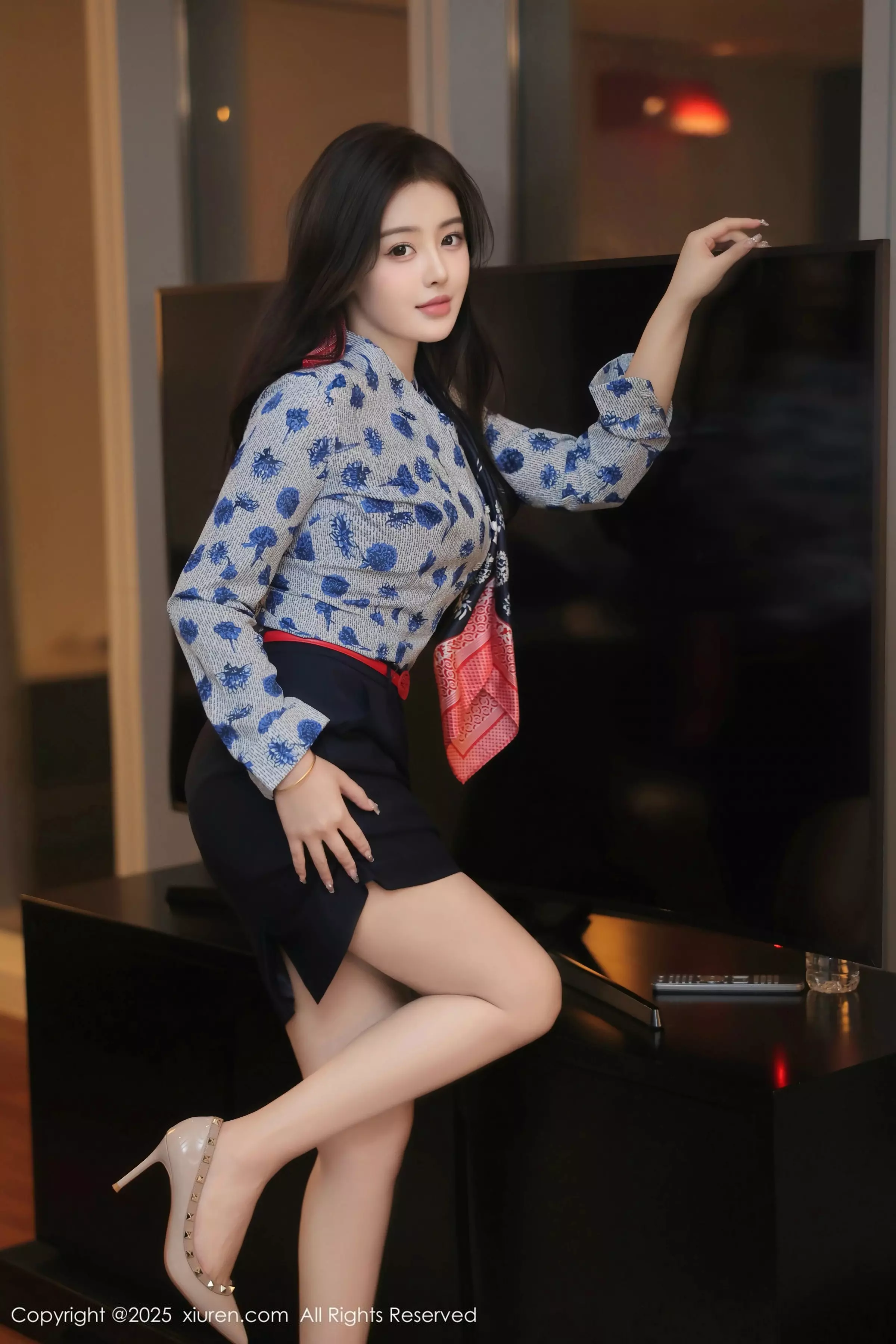 秀人集.com_[XiuRen秀人网]No.10041_模特希雅sia性感空姐制服露紫色情趣内衣秀丰腴身材完美诱惑写真59P