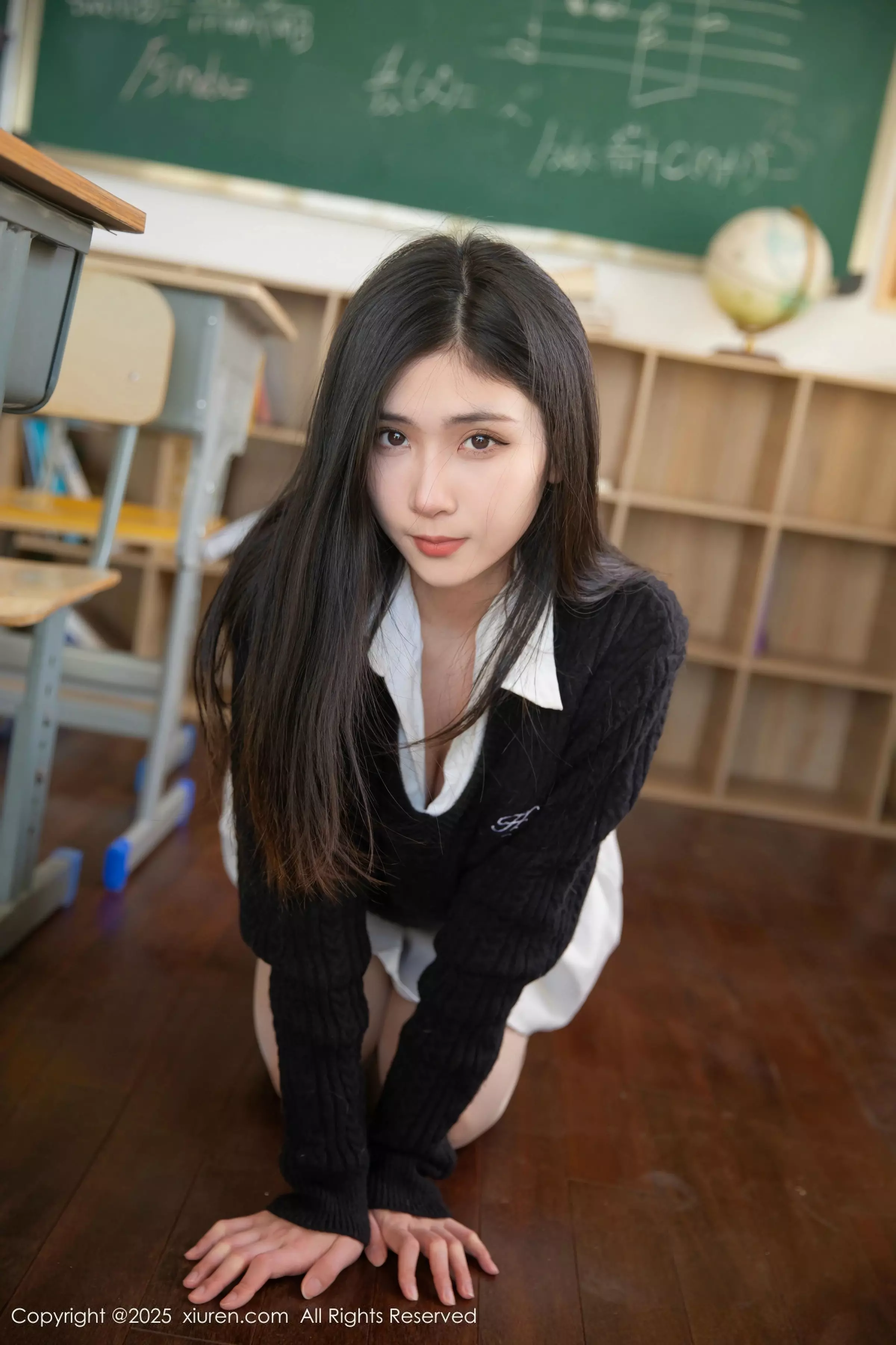 秀人集.com_[XiuRen秀人网]No.10078_模特刘婷婷教室场景性感白色短裙配白丝袜秀完美身材诱惑写真80P