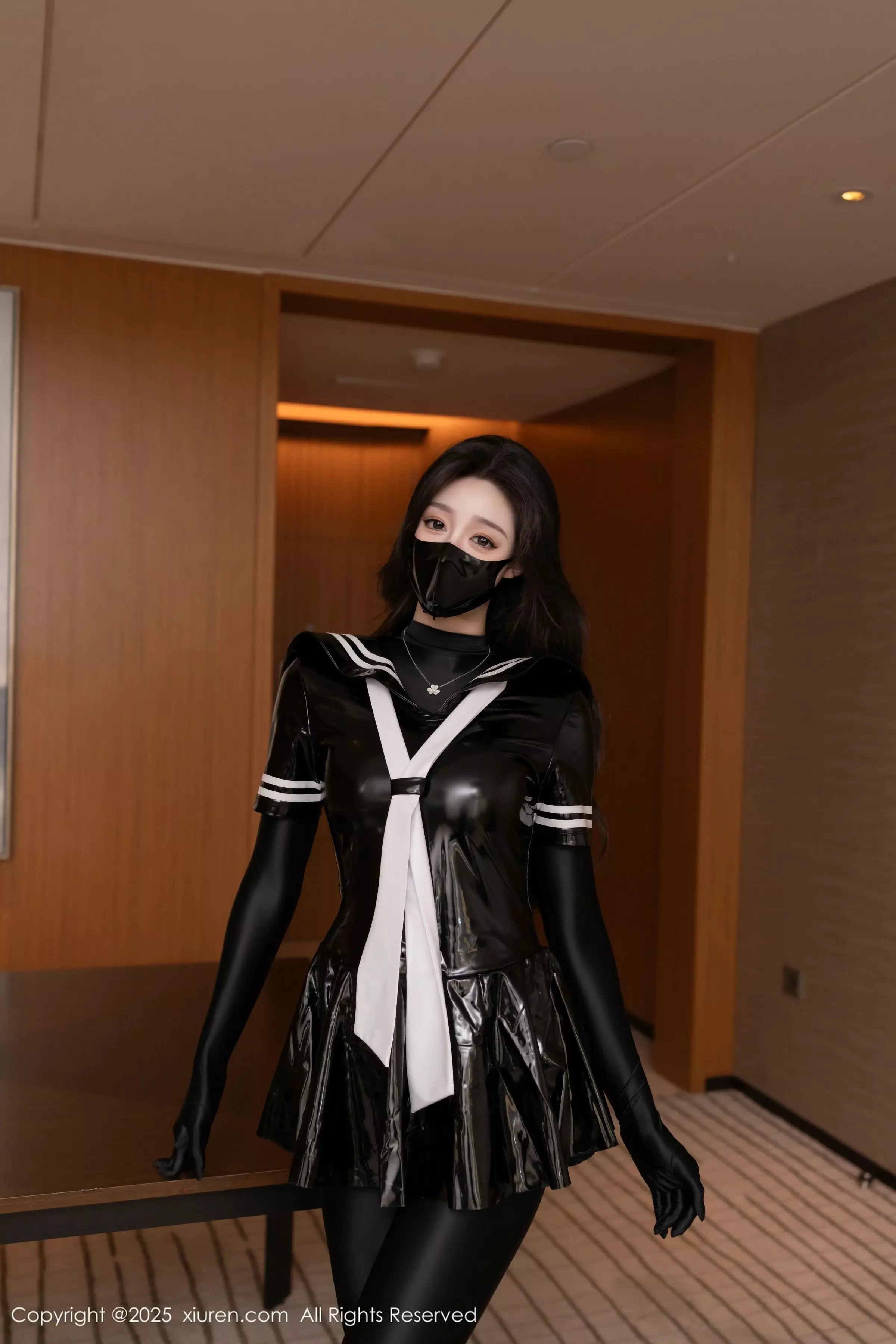 秀人集.com_[XiuRen秀人网]No.10087_模特小逗逗性感黑色胶衣+魅惑连体黑丝秀曼妙身姿撩人诱惑写真82P