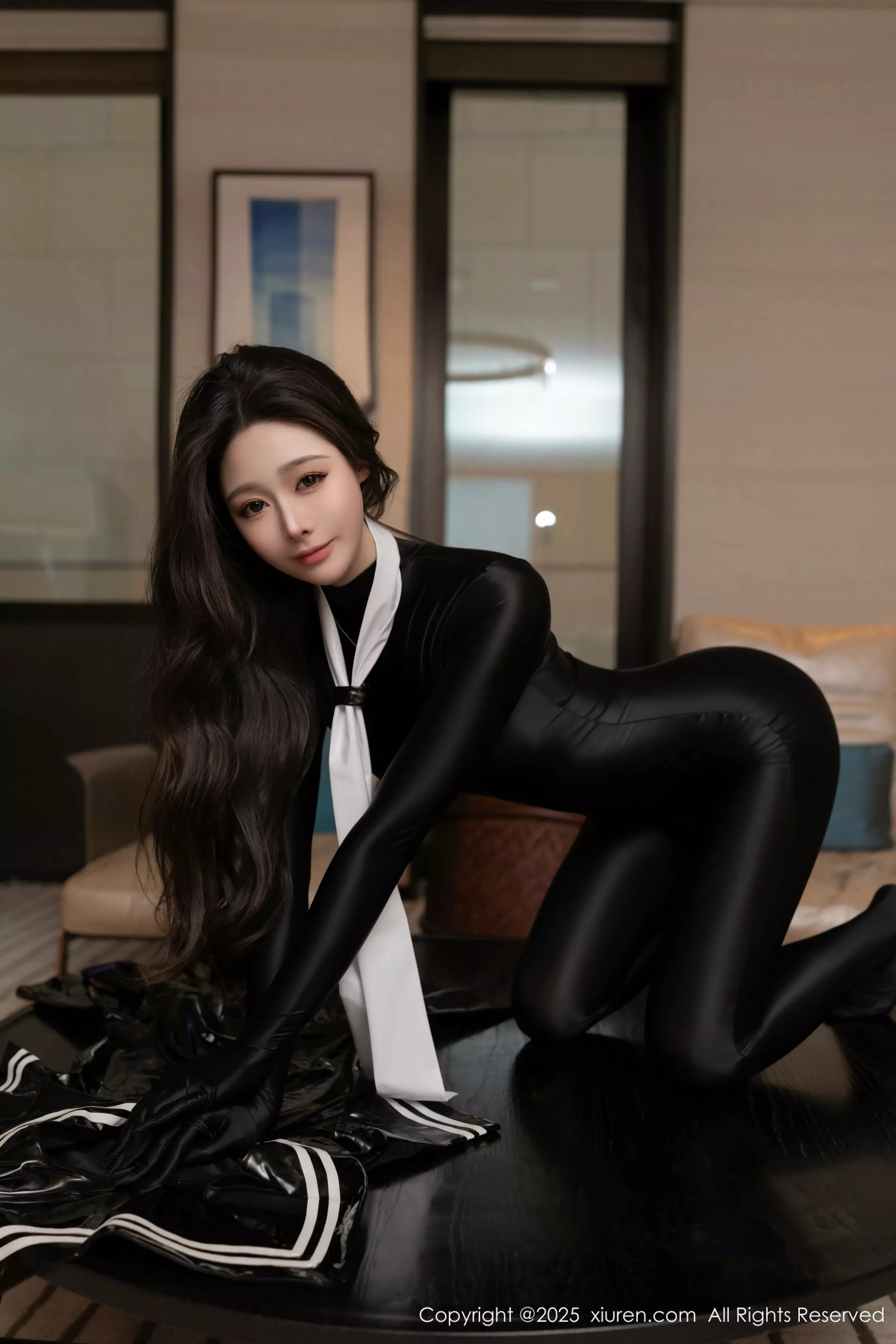 秀人集.com_[XiuRen秀人网]No.10087_模特小逗逗性感黑色胶衣+魅惑连体黑丝秀曼妙身姿撩人诱惑写真82P