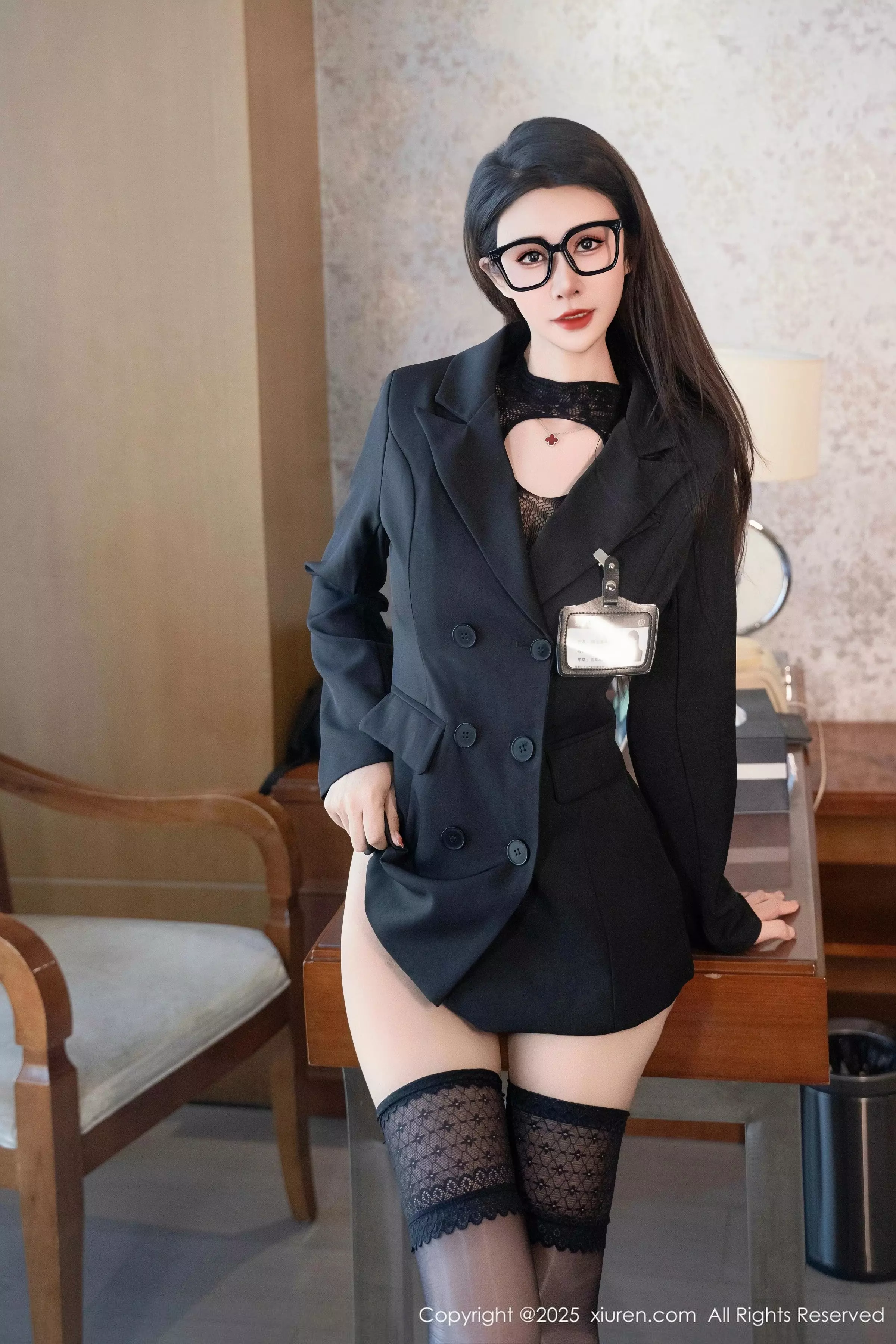 秀人集.com_[XiuRen秀人网]No.10095_模特艺艺yiyi性感黑色蕾丝情趣连体衣配黑丝袜秀魔鬼身材诱惑写真98P