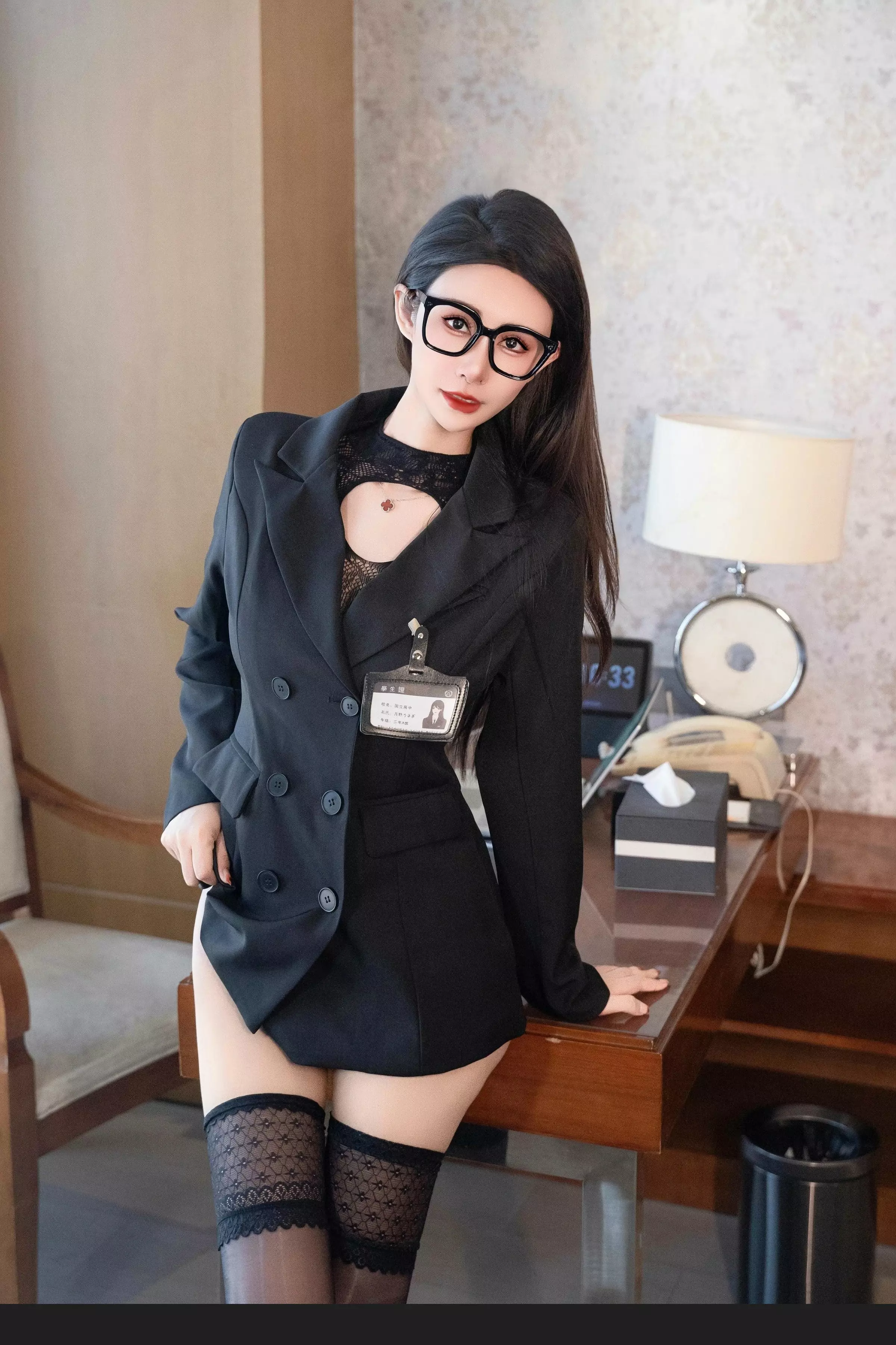 秀人集.com_[XiuRen秀人网]No.10095_模特艺艺yiyi性感黑色蕾丝情趣连体衣配黑丝袜秀魔鬼身材诱惑写真98P