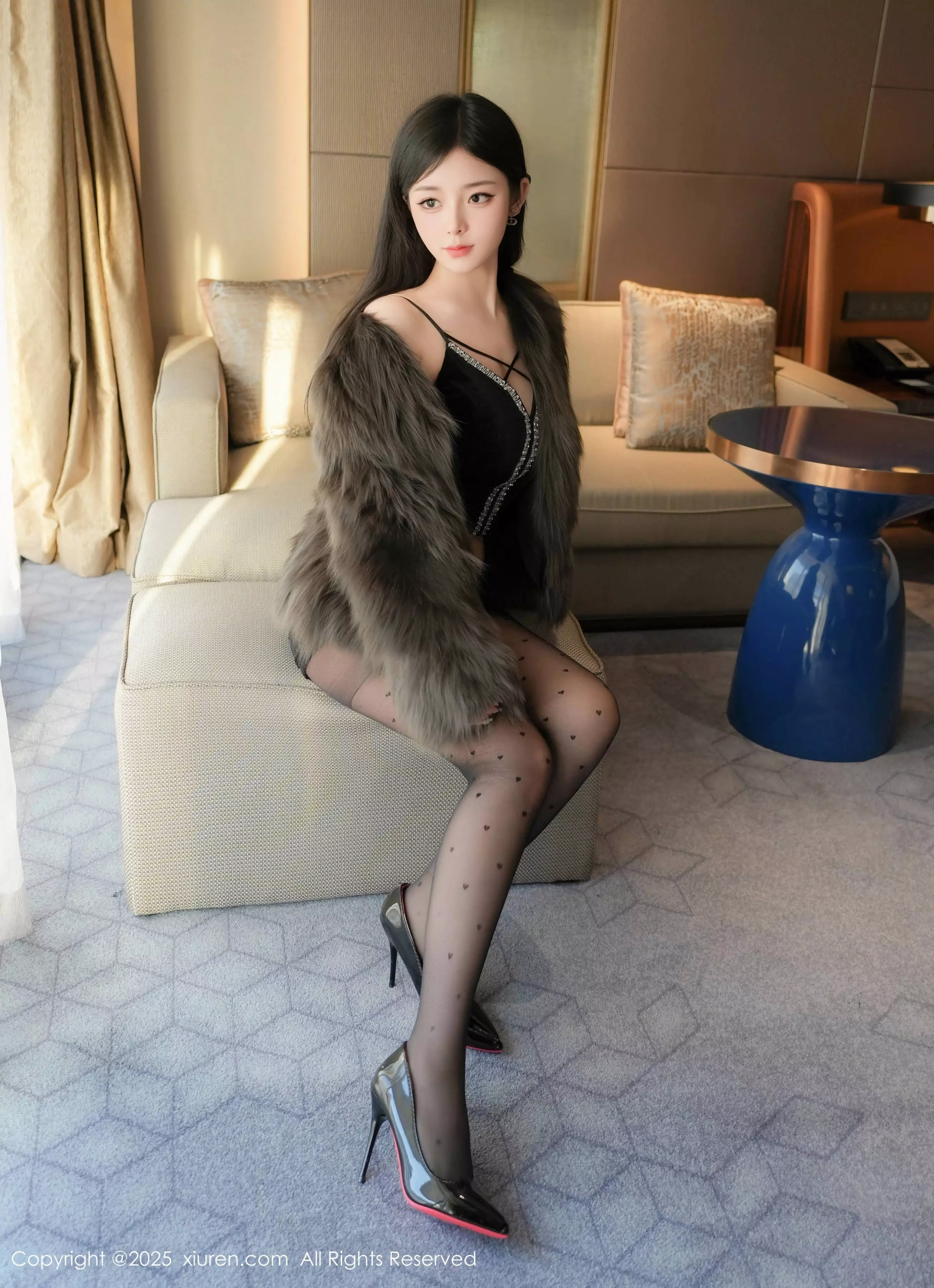 秀人集.com_[XiuRen秀人网]No.10045_模特优酱性感黑色吊带裙配超薄黑丝半脱秀凹凸身材惹火诱惑写真65P