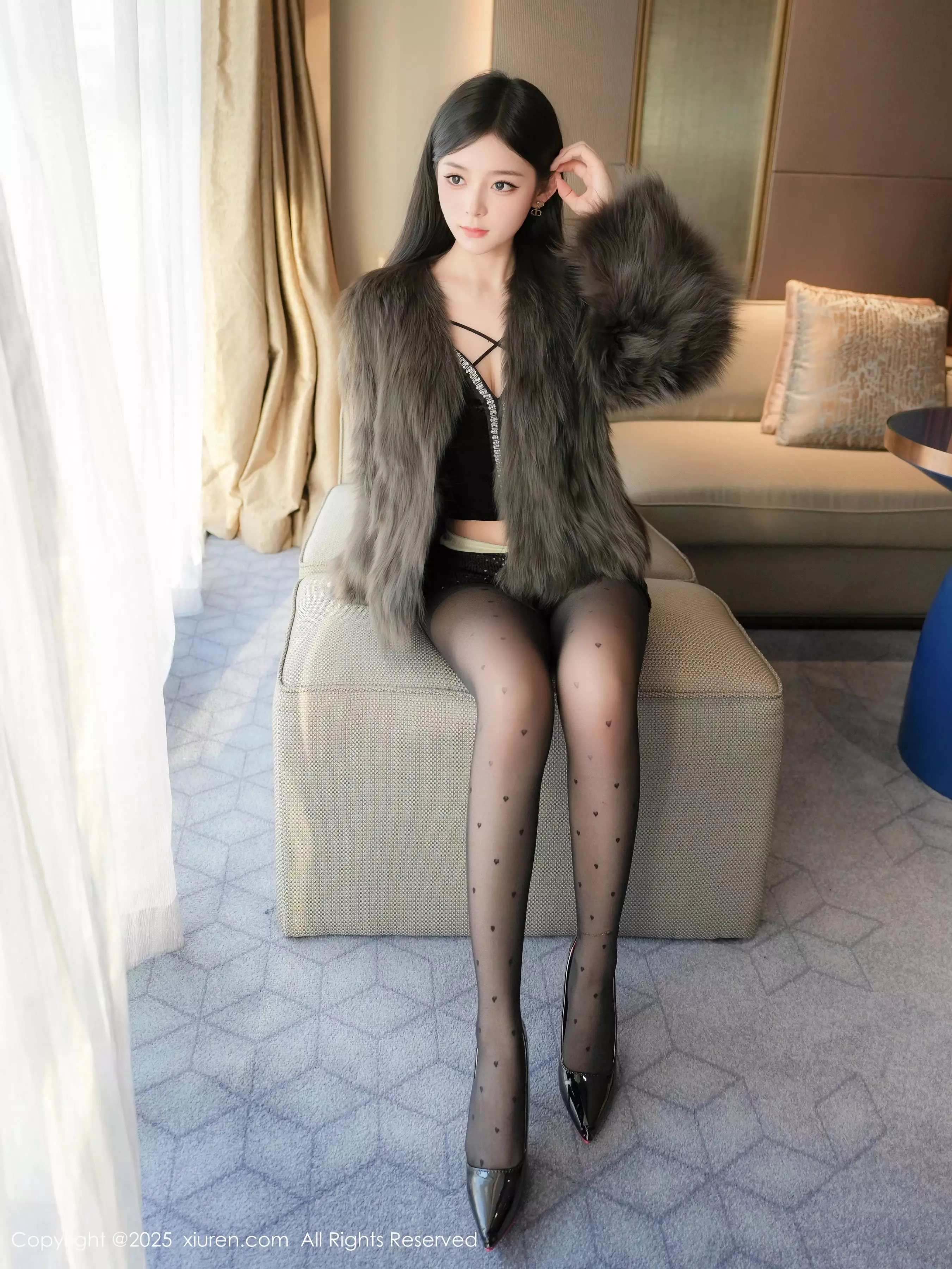 秀人集.com_[XiuRen秀人网]No.10045_模特优酱性感黑色吊带裙配超薄黑丝半脱秀凹凸身材惹火诱惑写真65P