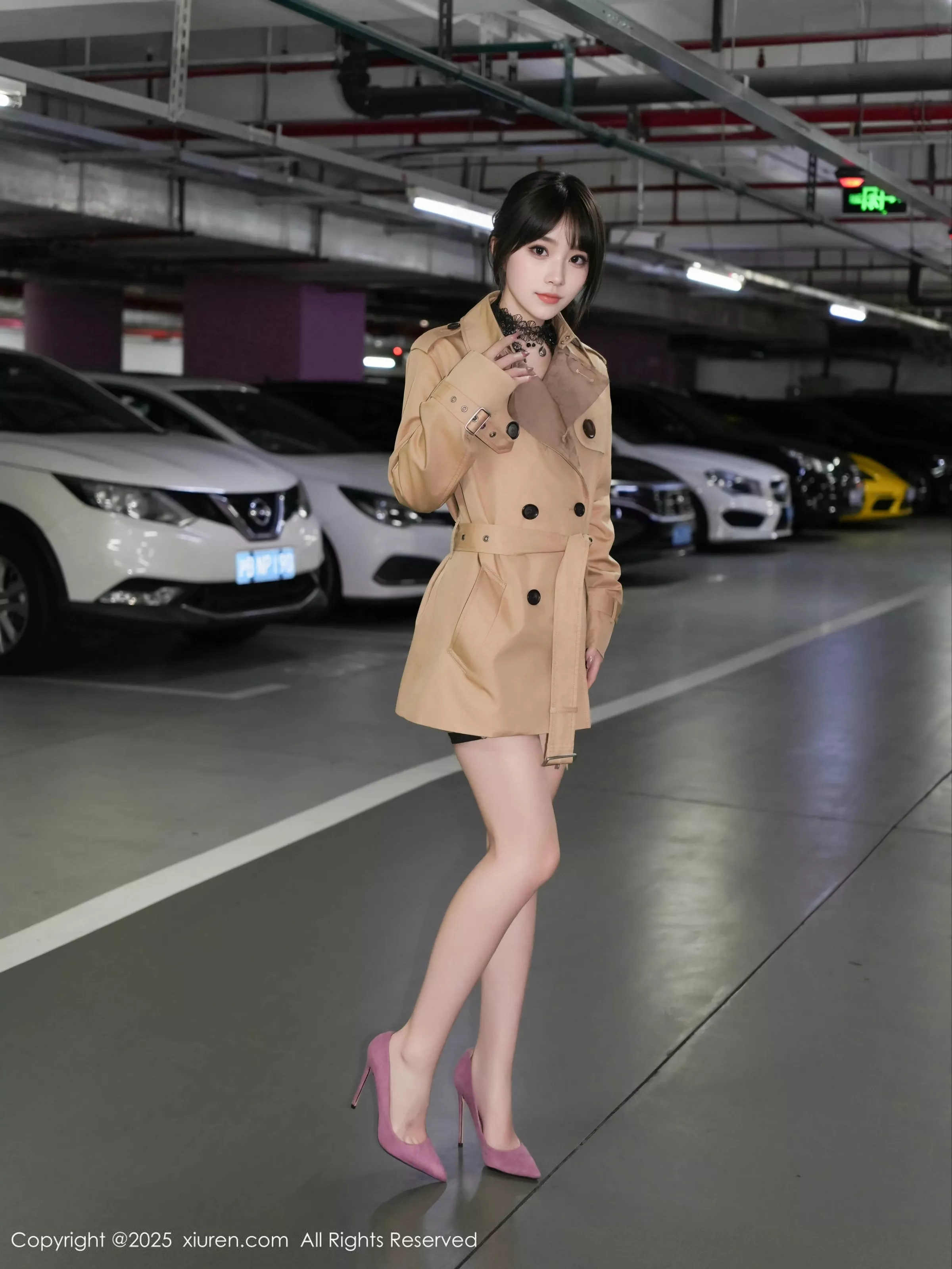 秀人集.com_[XiuRen秀人网]No.10134_模特汁汁性感浅色风衣服饰露黑色情趣内衣秀惹火身材诱惑写真71P