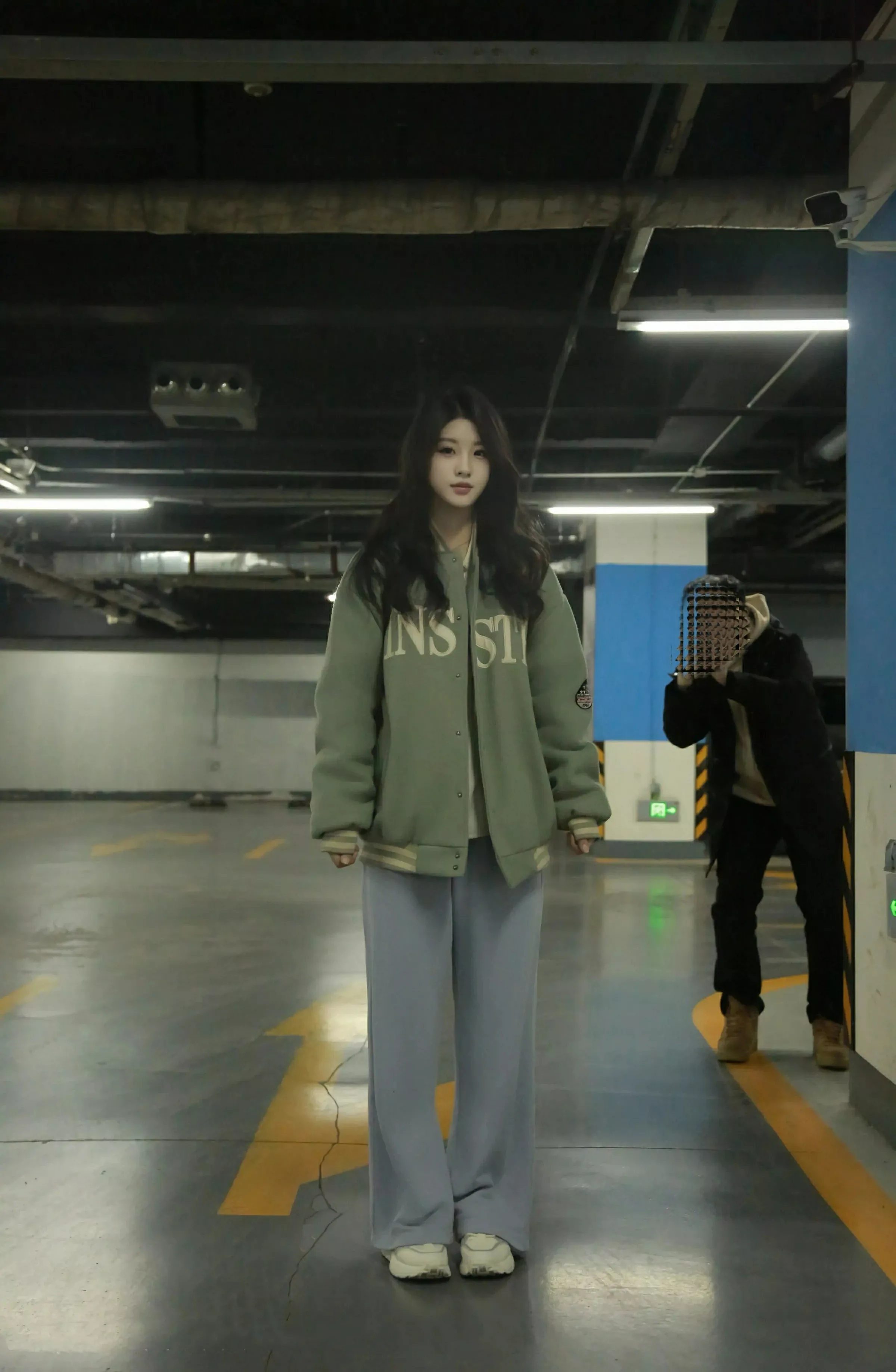 秀人集.com_[XiuRen秀人网]No.10137_新人模特小芭乐性感白色情趣内衣配白丝袜秀曼妙身姿诱惑写真64P