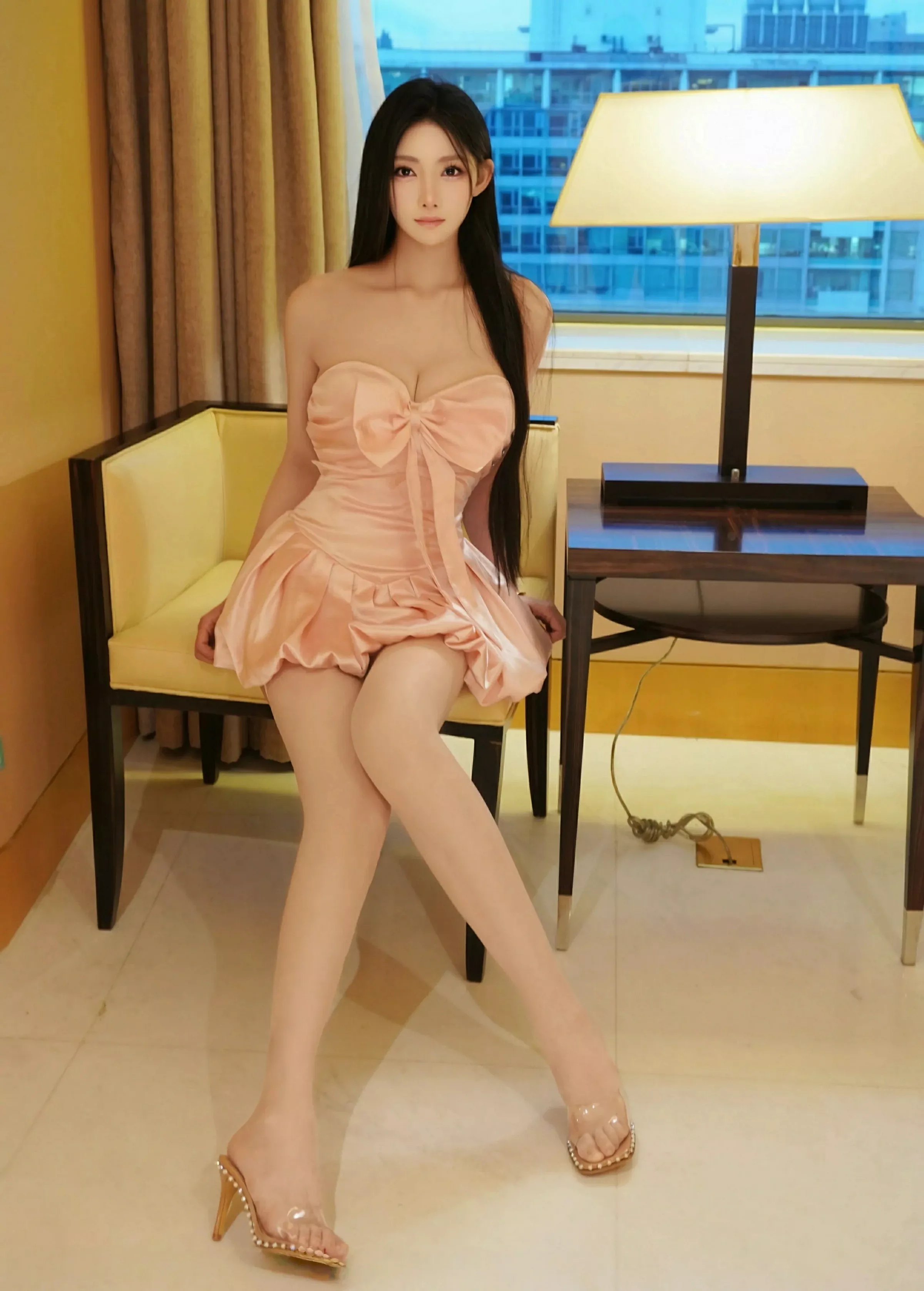 秀人集.com_[XiuRen秀人网]No.10147_新人模特雪见性感粉色连衣裙露白色内衣配白丝袜秀美腿诱惑写真61P