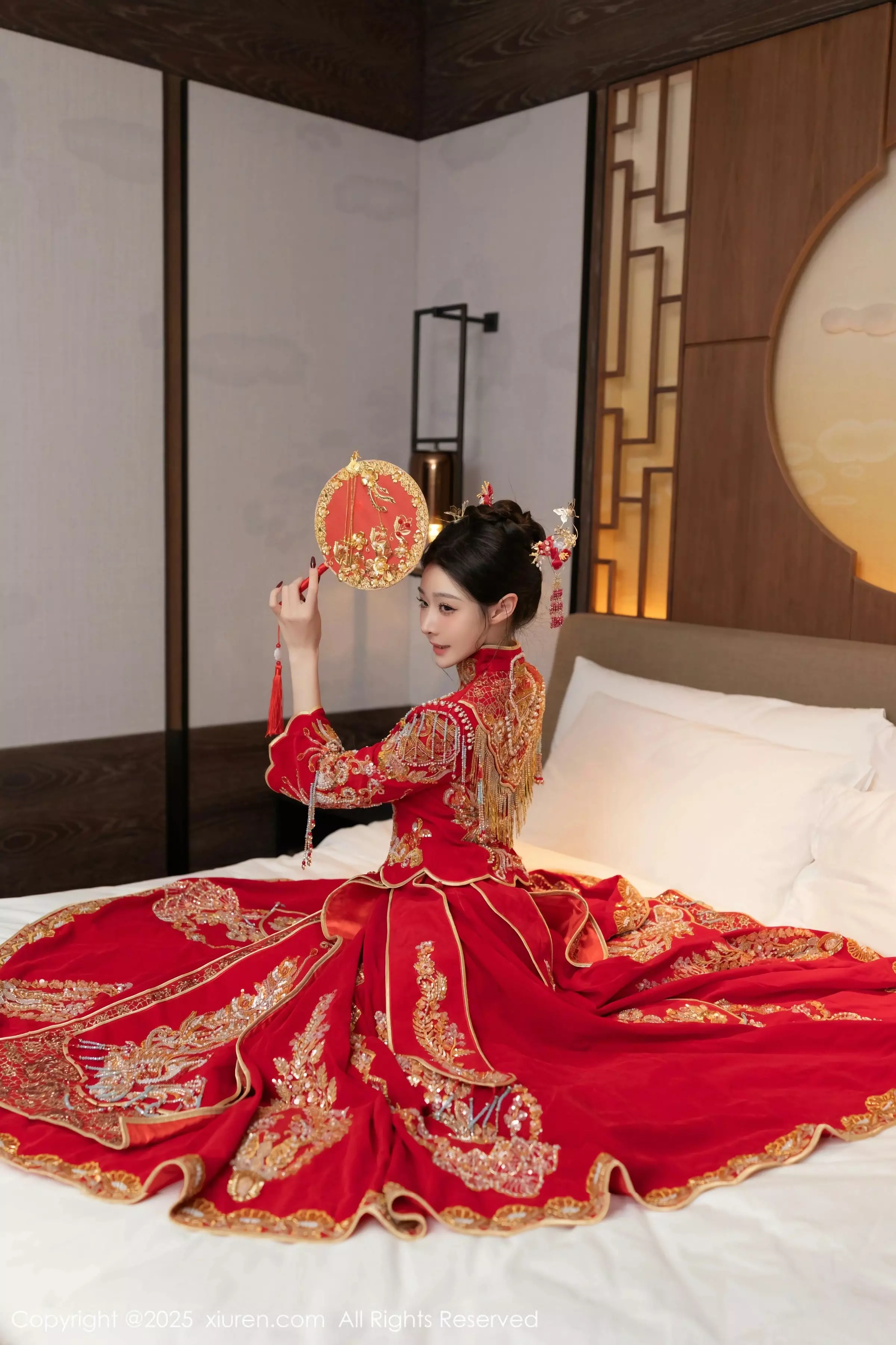 秀人集.com_[XiuRen秀人网]No.10055_模特小逗逗新婚主题性感红色蕾丝内衣配黑丝吊袜完美诱惑写真82P