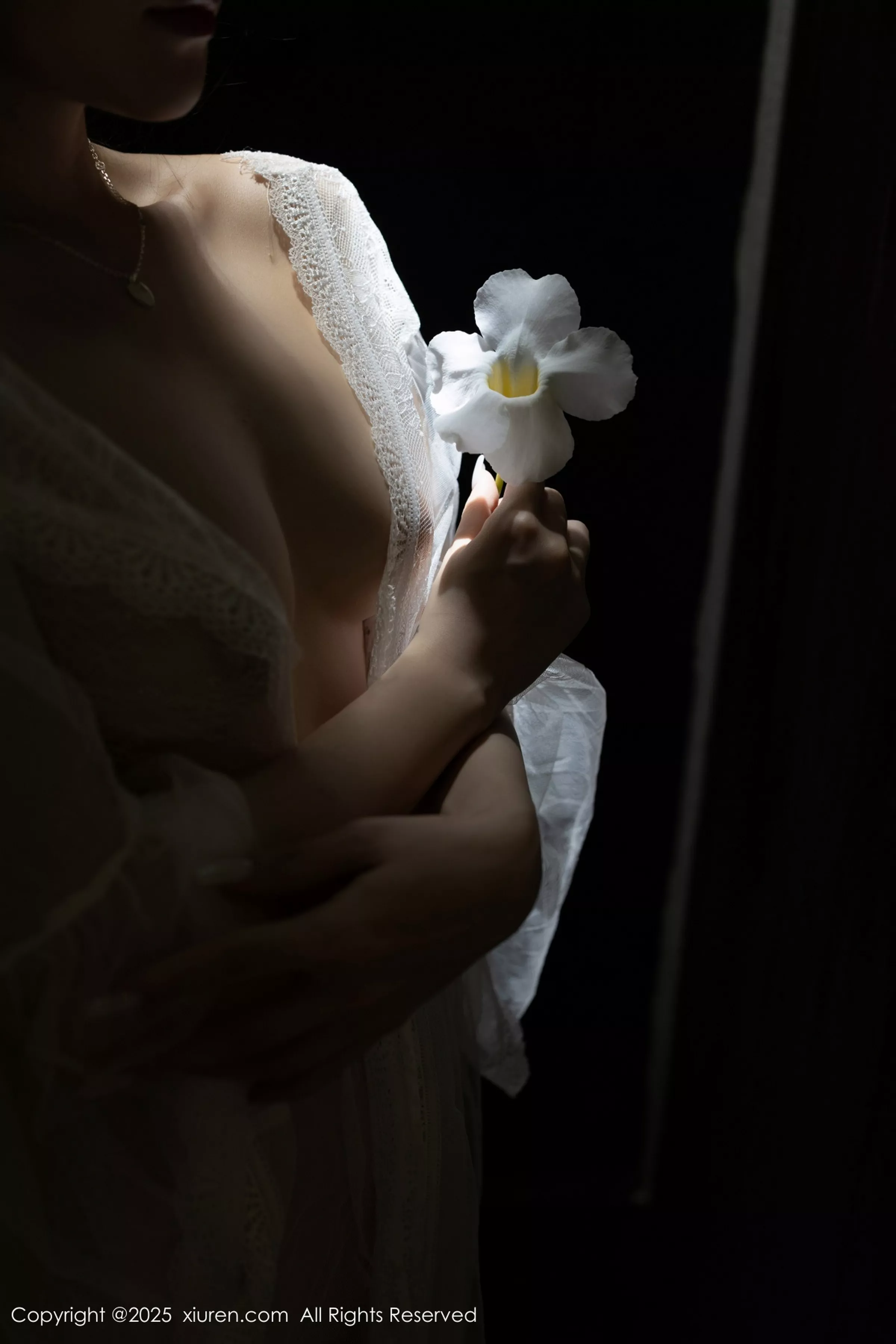 秀人集.com_[XiuRen秀人网]No.10173_模特鱼子酱Fish性感白色轻透连衣裙透视秀惹火身材撩人诱惑写真80P