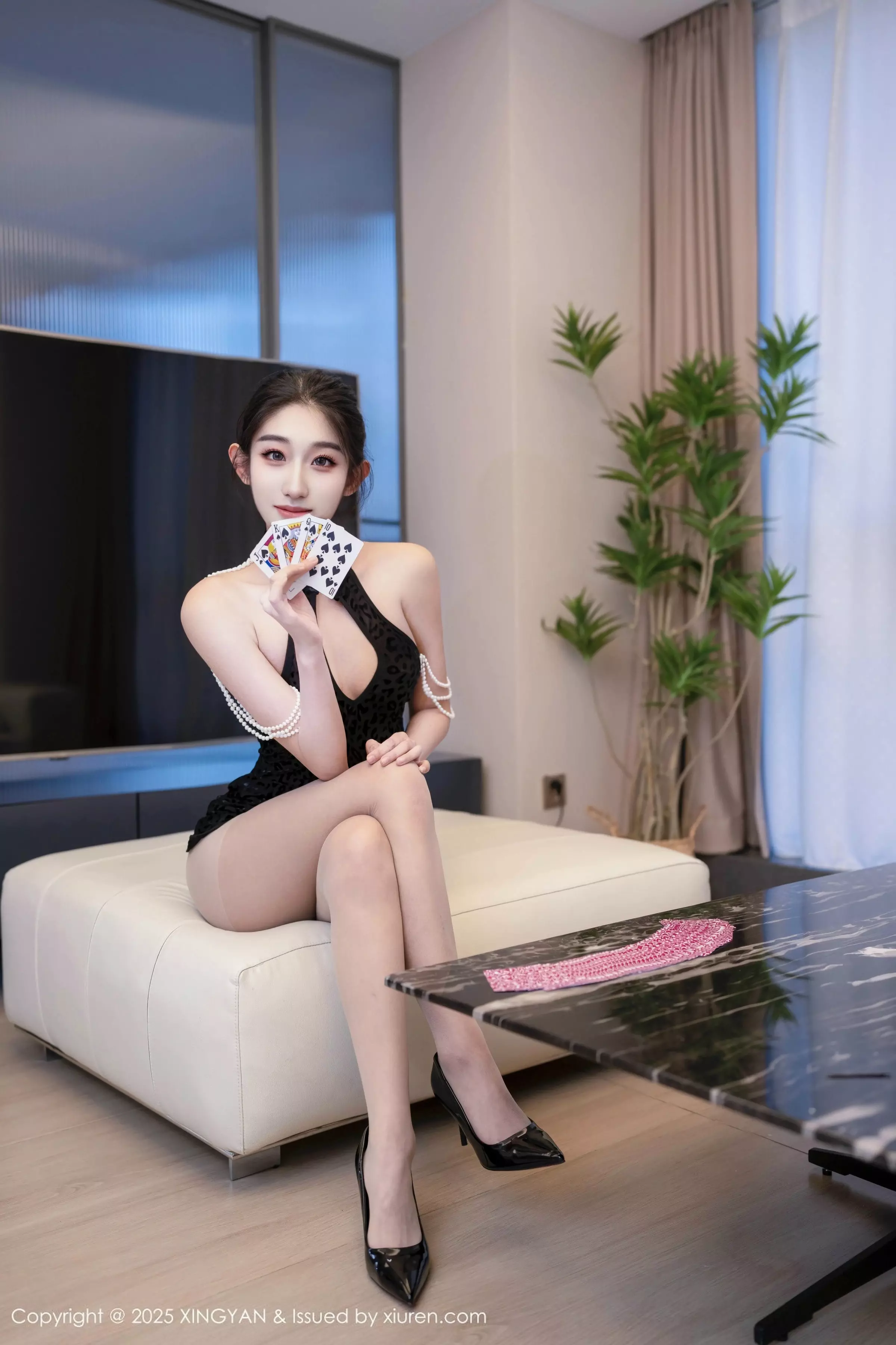 秀人集.com_[XINGYAN星颜社]VOL.327_模特星冉性感黑色连衣短裙配超薄肉丝秀曼妙身姿诱惑写真79P