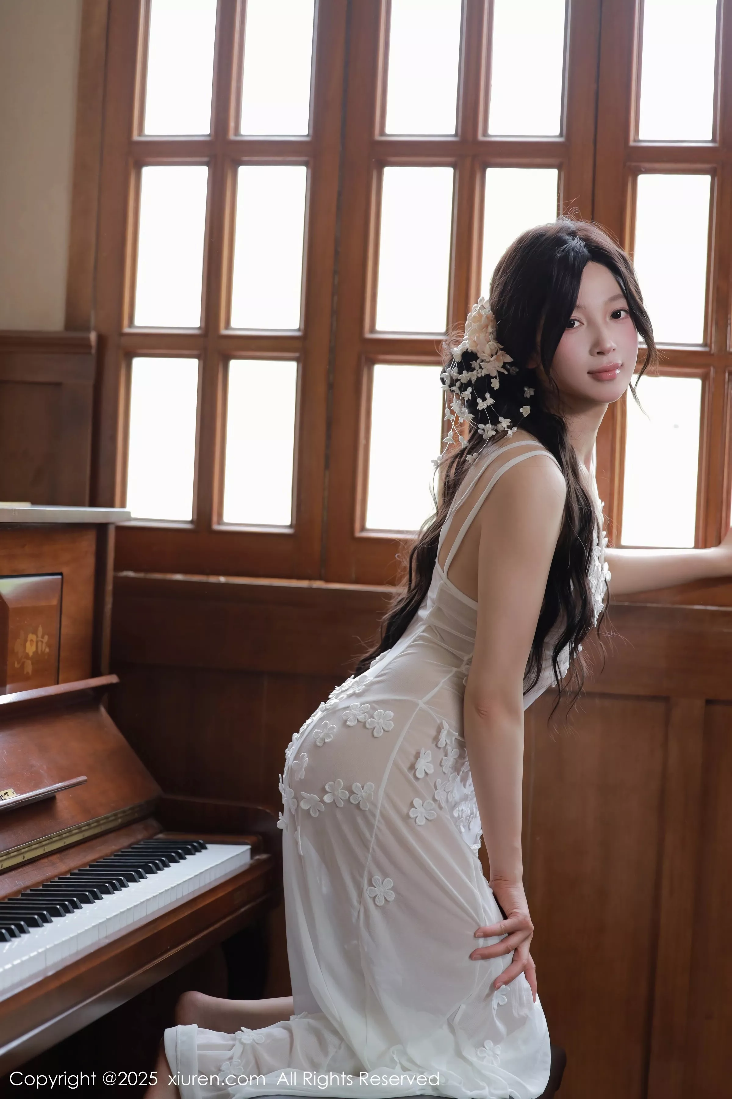 秀人集.com_[XiuRen秀人网]No.10198_新人模特橙子酱Lillian白色蕾丝裙露金属情趣内衣秀美腿诱惑写真78P