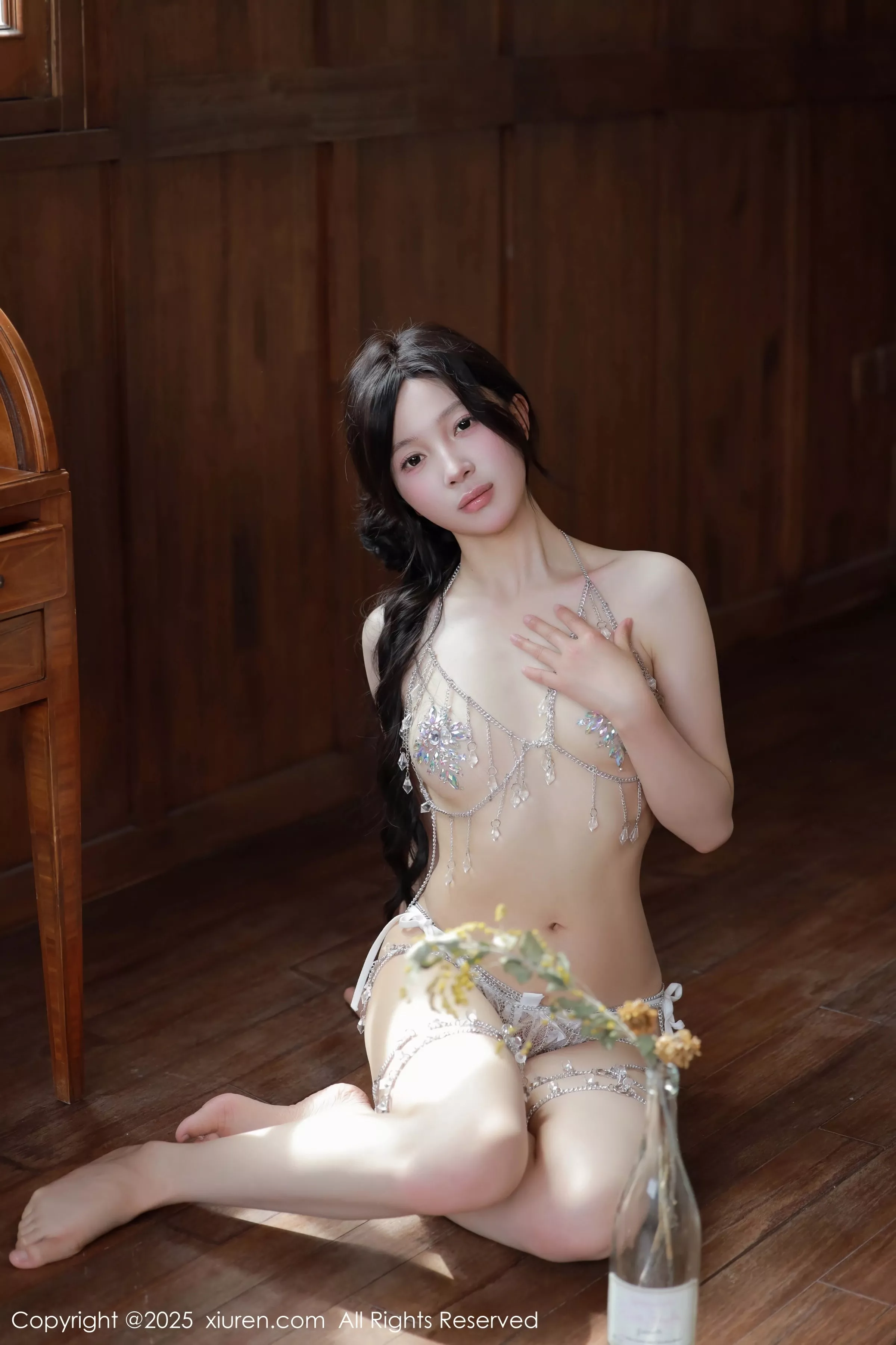 秀人集.com_[XiuRen秀人网]No.10198_新人模特橙子酱Lillian白色蕾丝裙露金属情趣内衣秀美腿诱惑写真78P