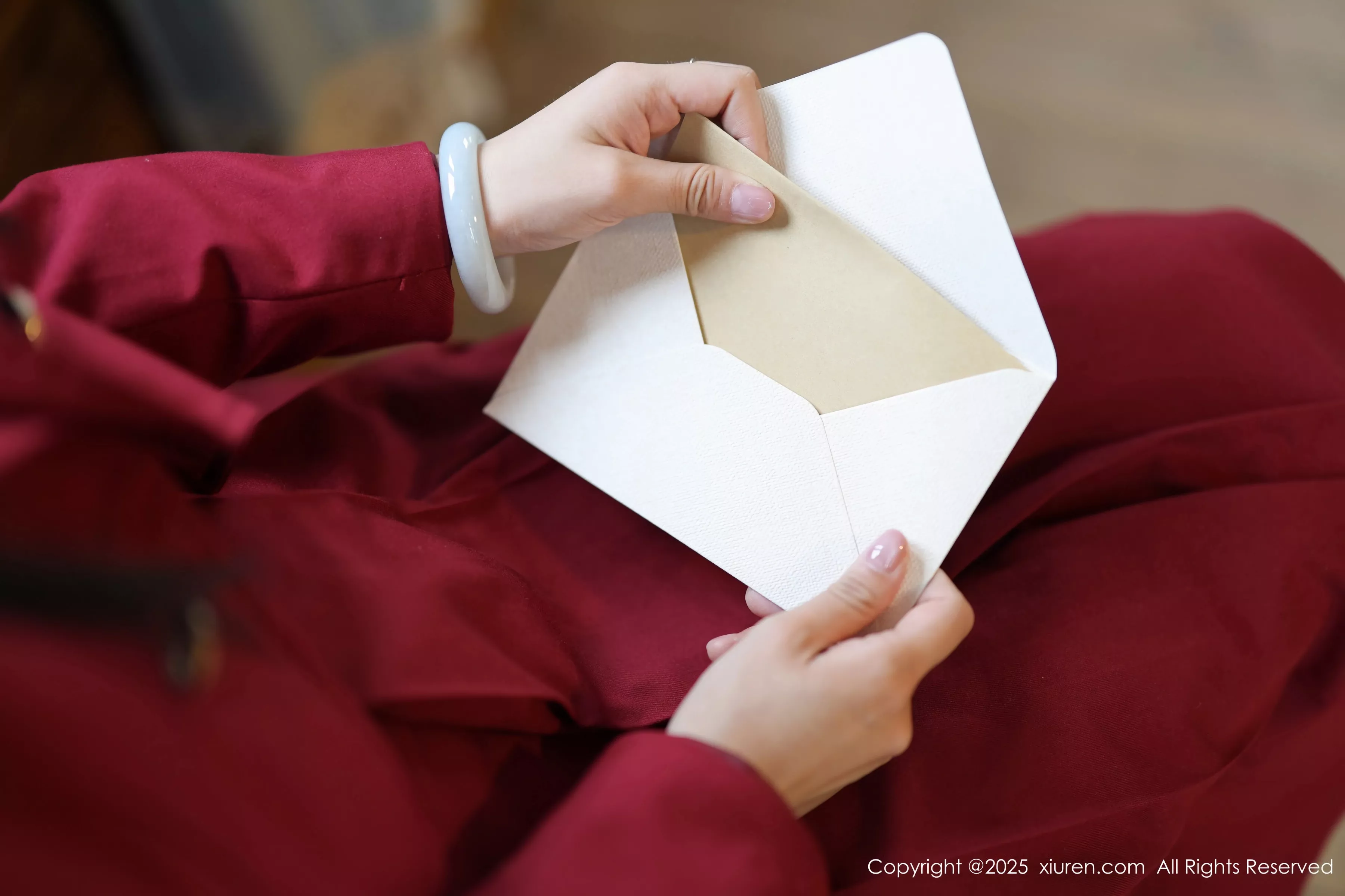 秀人集.com_[XiuRen秀人网]No.10215_新人模特茂木希子性感红色裙子配肉色丝袜秀完美曲线诱惑写真82P