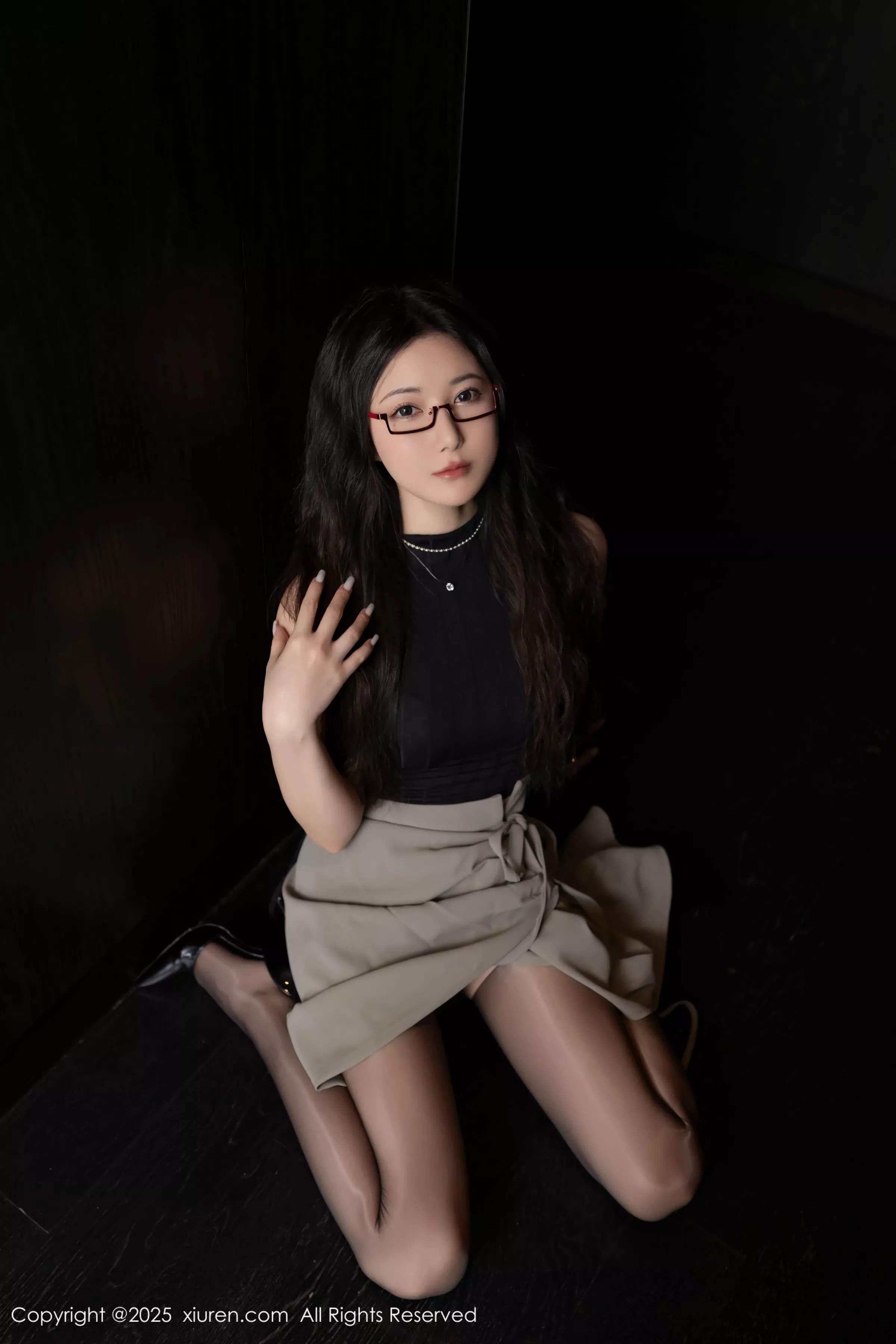 秀人集.com_[XiuRen秀人网]No.10231_模特鱼子酱Fish私房性感紫色内衣配黑丝吊袜秀完美身材诱惑写真80P