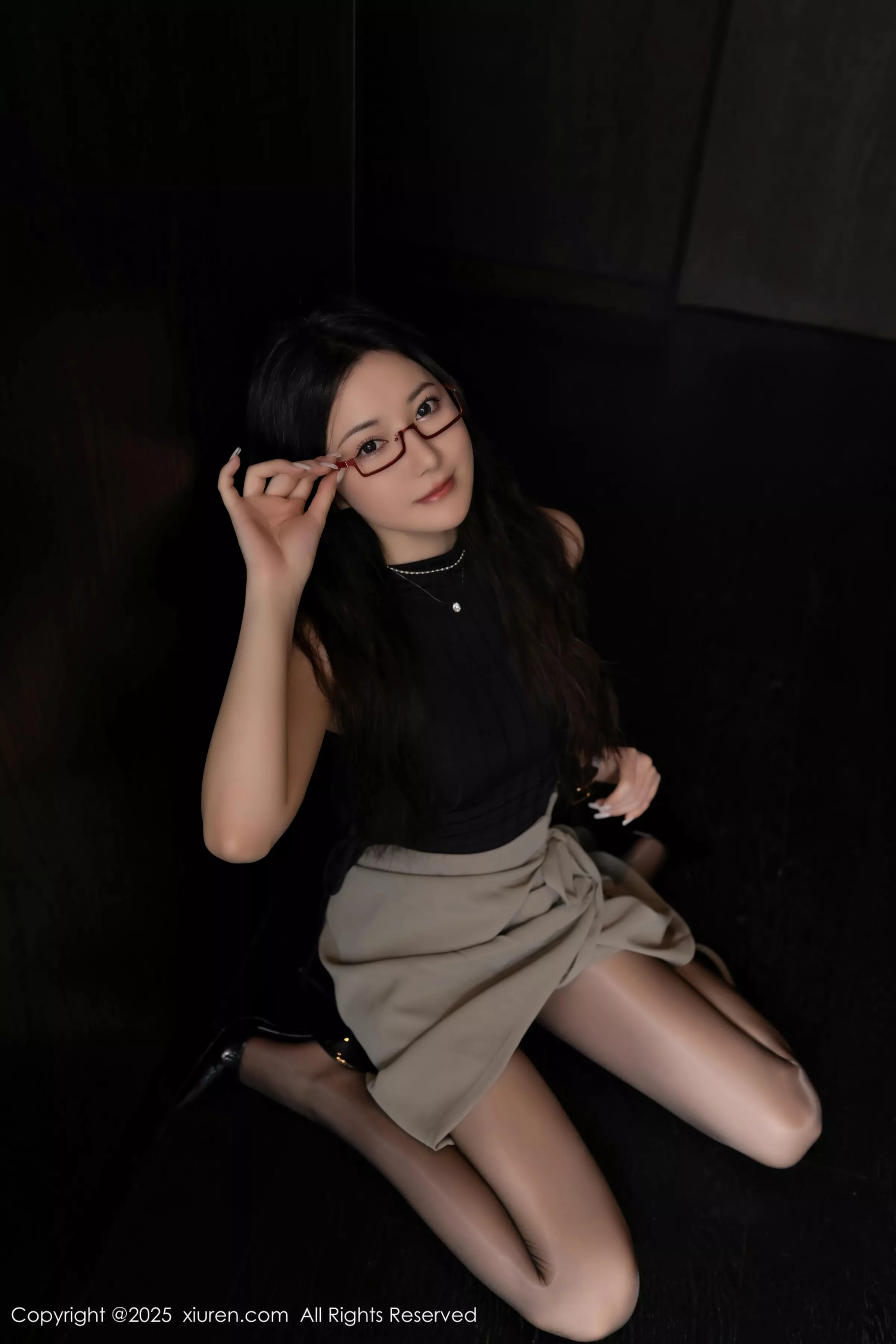 秀人集.com_[XiuRen秀人网]No.10231_模特鱼子酱Fish私房性感紫色内衣配黑丝吊袜秀完美身材诱惑写真80P