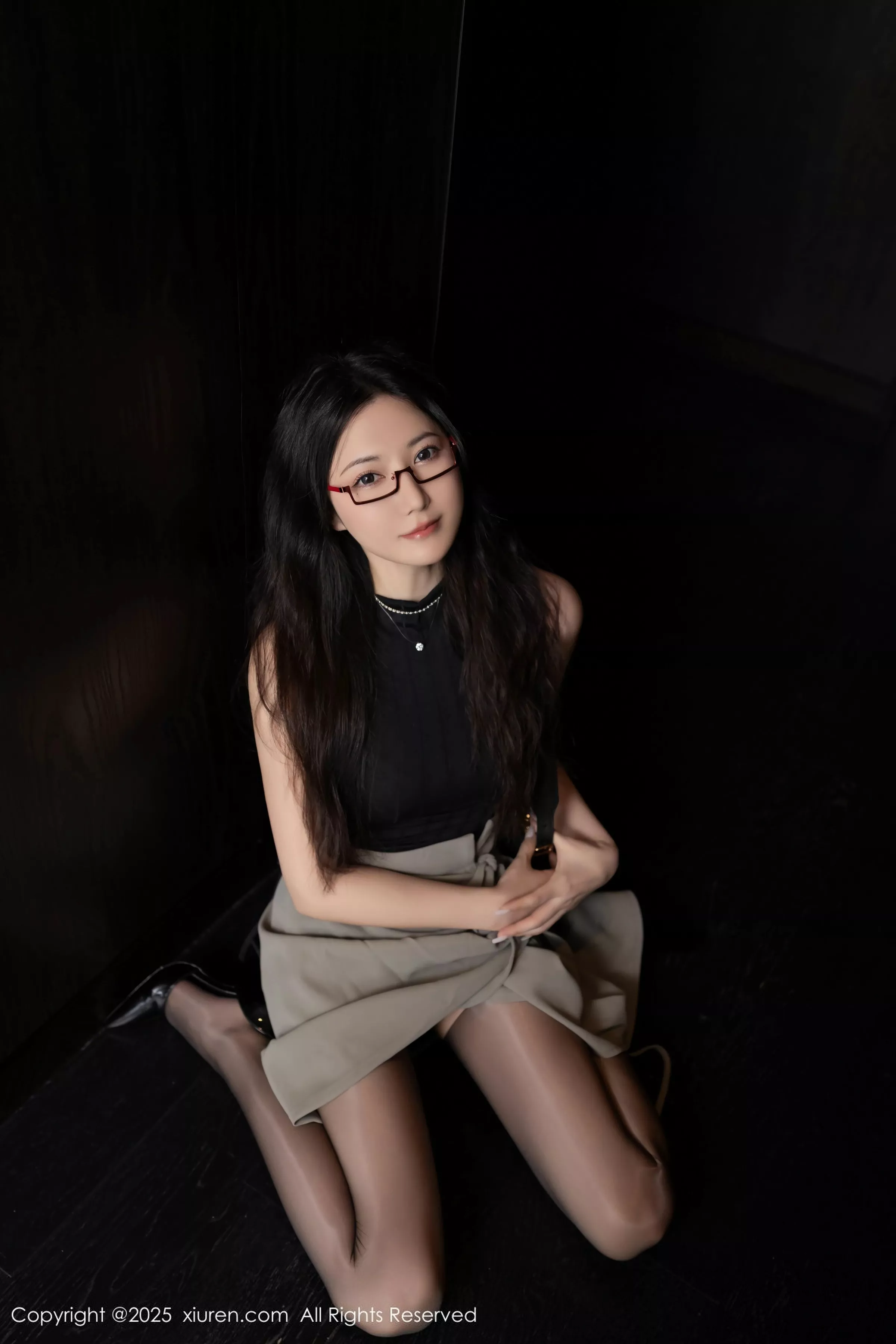 秀人集.com_[XiuRen秀人网]No.10231_模特鱼子酱Fish私房性感紫色内衣配黑丝吊袜秀完美身材诱惑写真80P