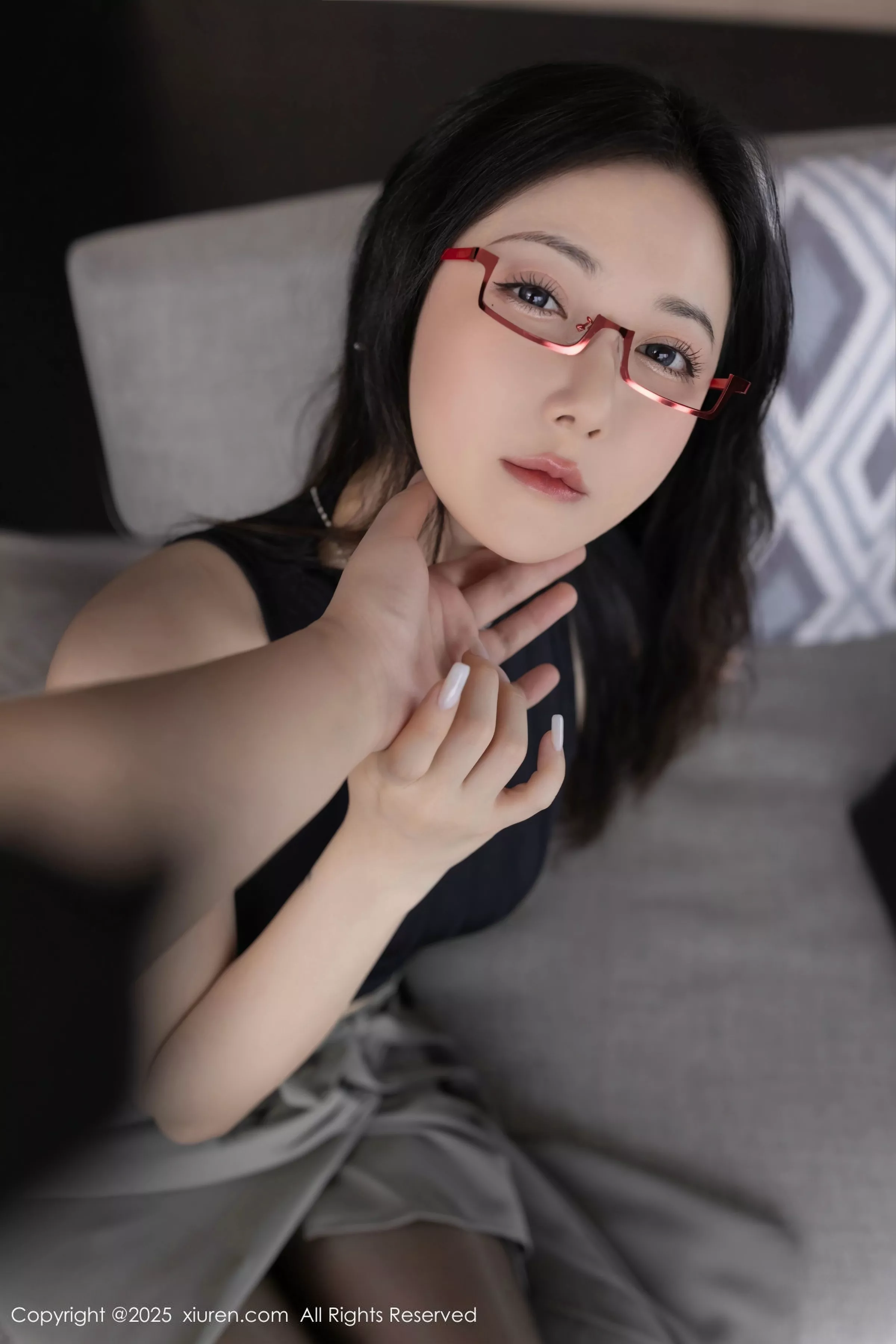 秀人集.com_[XiuRen秀人网]No.10231_模特鱼子酱Fish私房性感紫色内衣配黑丝吊袜秀完美身材诱惑写真80P