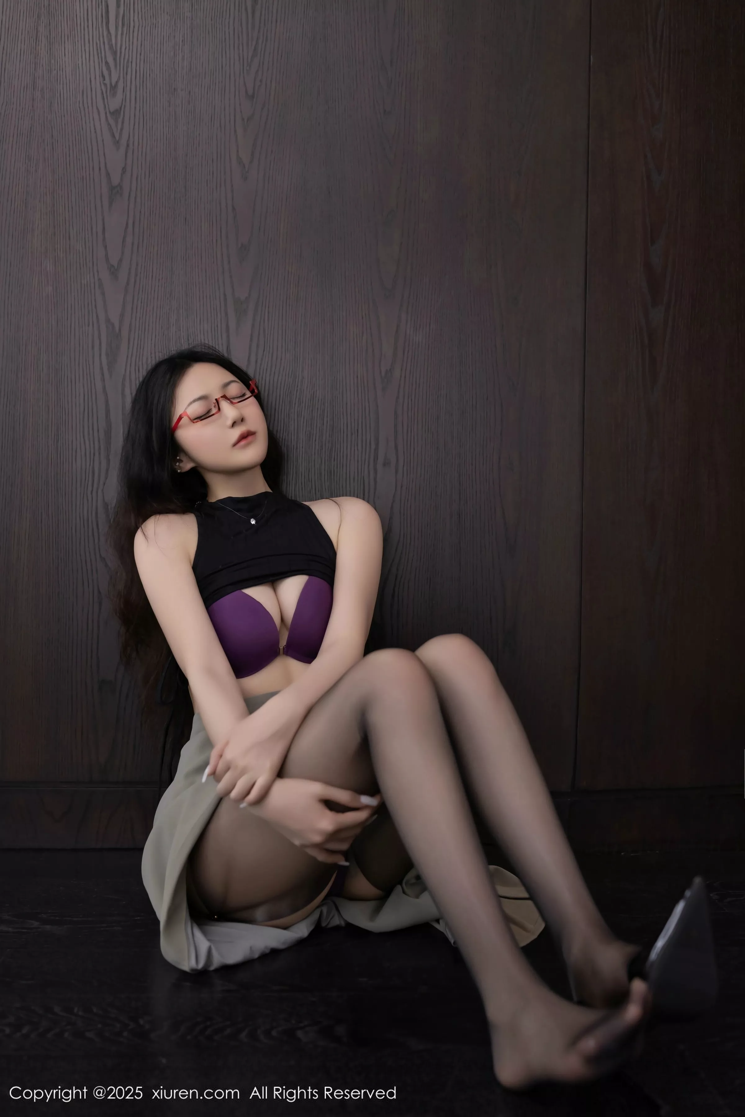 秀人集.com_[XiuRen秀人网]No.10231_模特鱼子酱Fish私房性感紫色内衣配黑丝吊袜秀完美身材诱惑写真80P