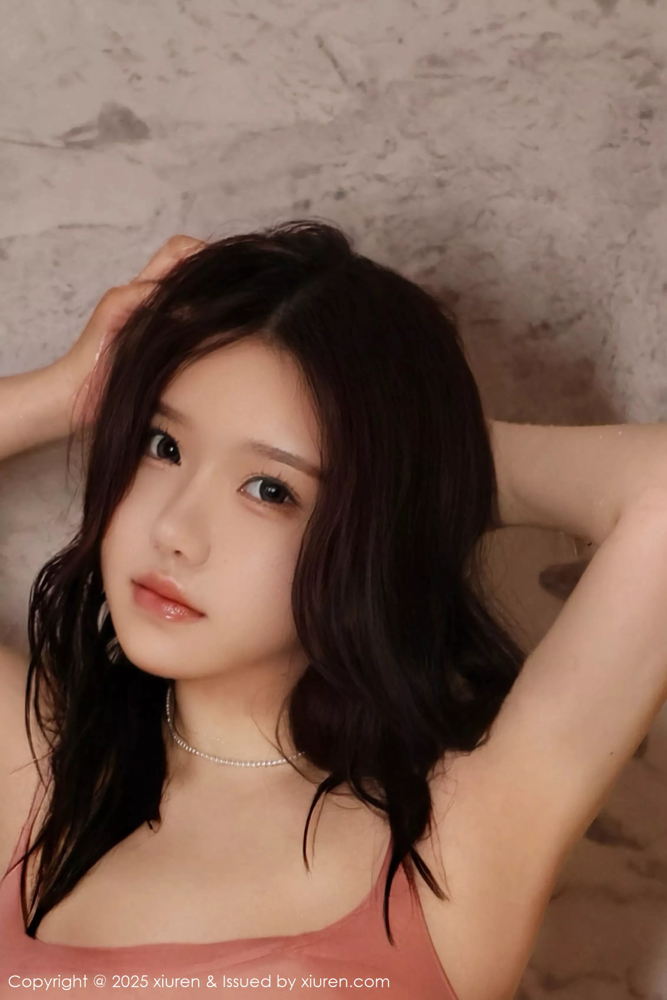 秀人集.com_[XiuRen秀人网]No.10229_模特小薯条nienie性感黑色连体丝袜+粉色吊带长裙秀美腿诱惑写真84P