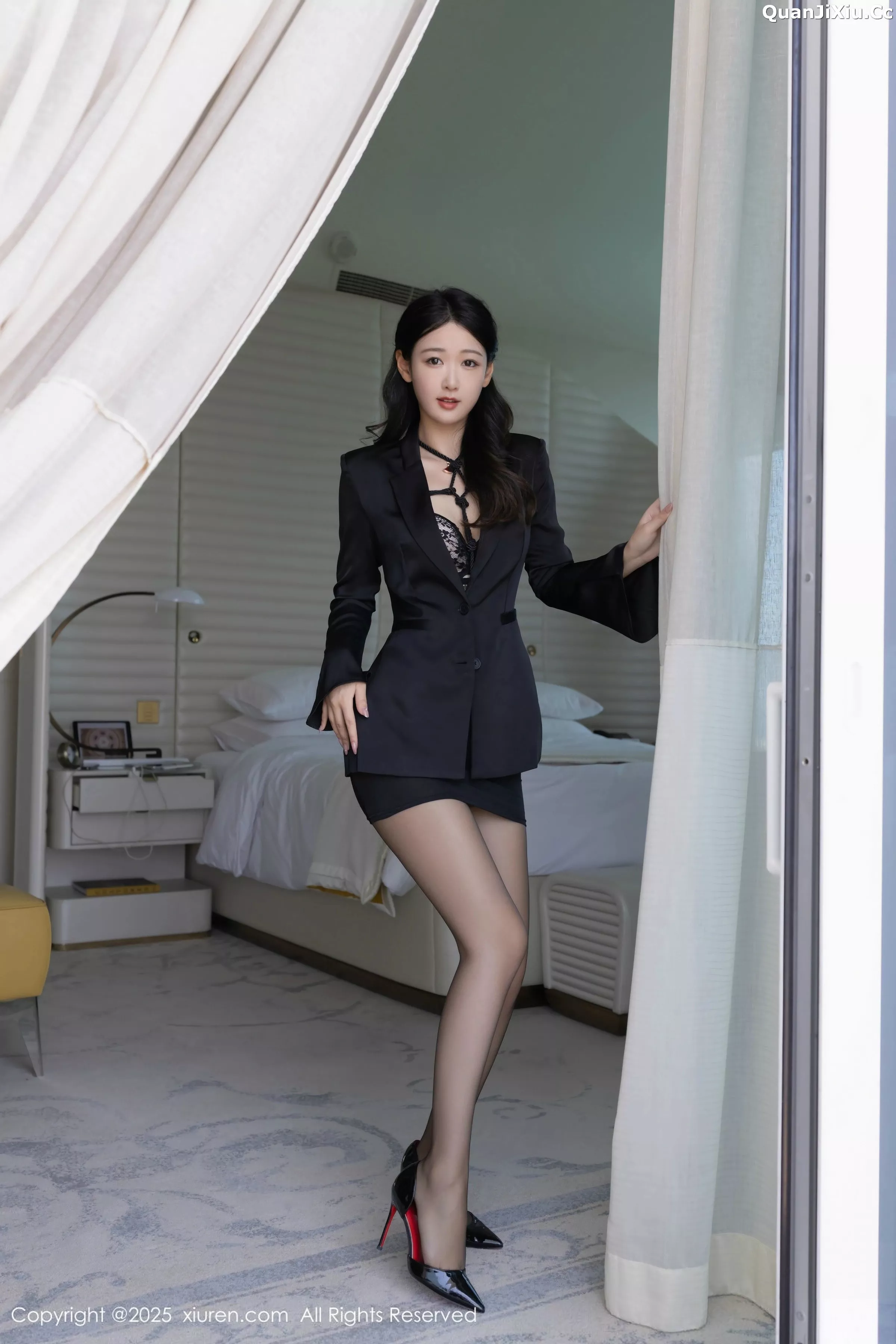 秀人集.com_[XiuRen秀人网]No.10267_模特唐安琪性感黑色西服露黑色内衣配超薄黑丝秀美腿诱惑写真80P