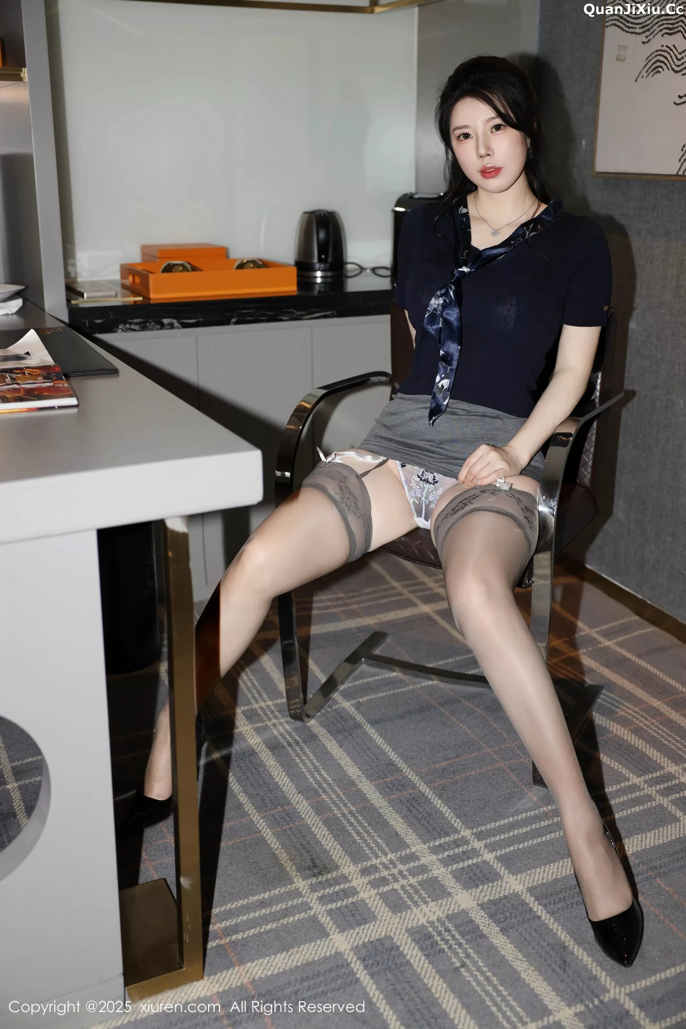 秀人集.com_[XiuRen秀人网]No.10266_模特白茹雪abby性感黑色OL服饰配灰丝吊袜秀丰腴身材诱惑写真72P