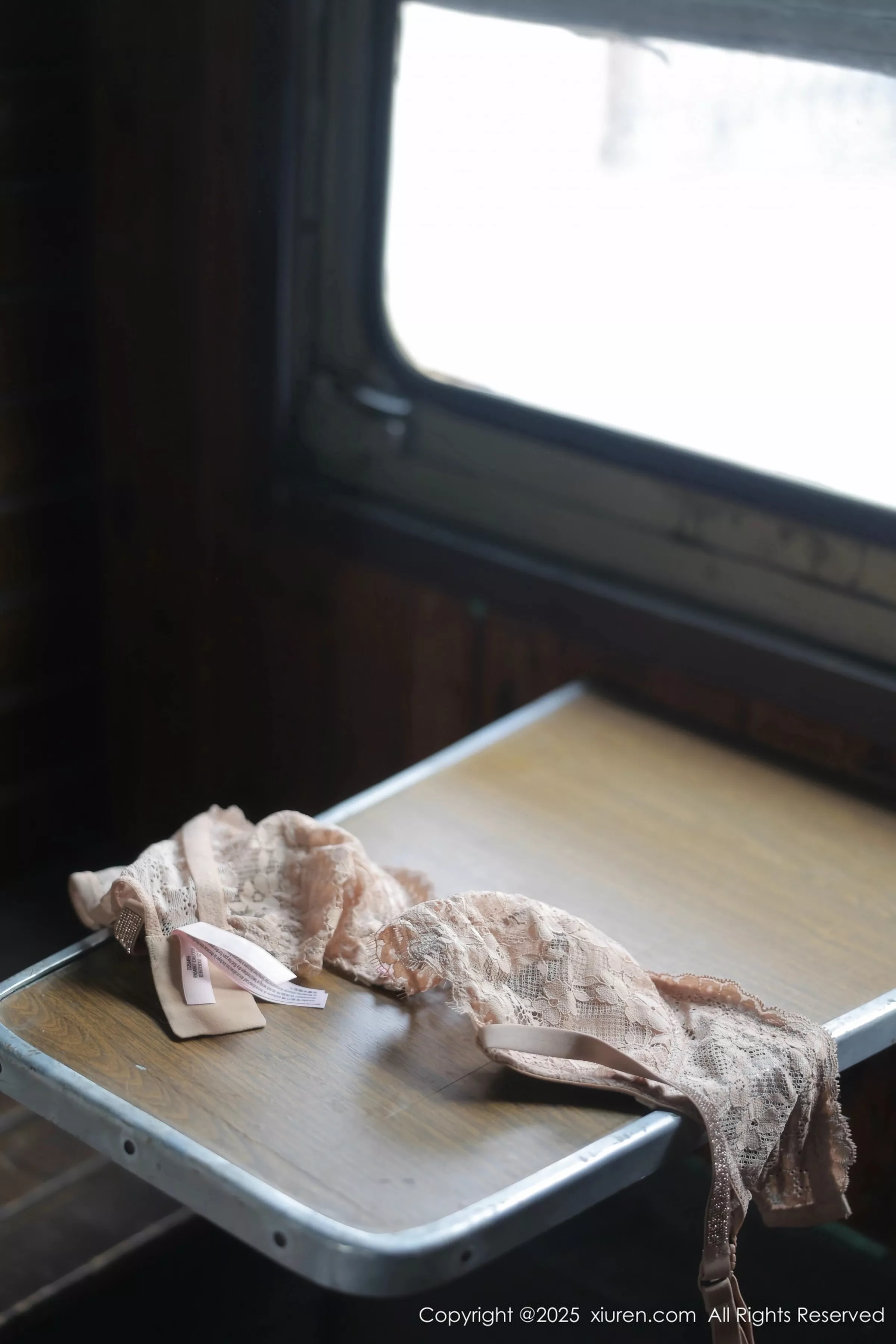 秀人集.com_[XiuRen秀人网]No.10269_模特林若凡F性感黄色旗袍露浅色内衣秀丰腴身材撩人诱惑写真71P