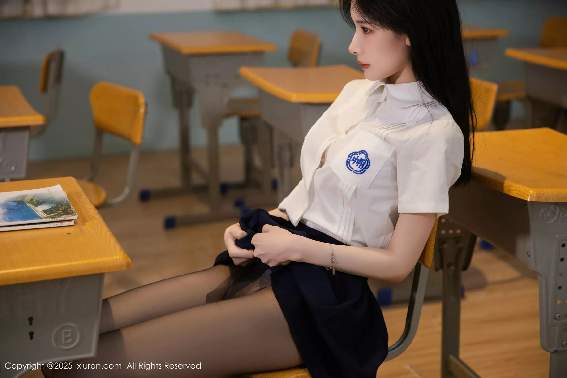 秀人集.com_[XiuRen秀人网]No.10287_模特布丁wow性感JK制服露蕾丝内衣配超薄黑丝秀完美身材诱惑写真81P