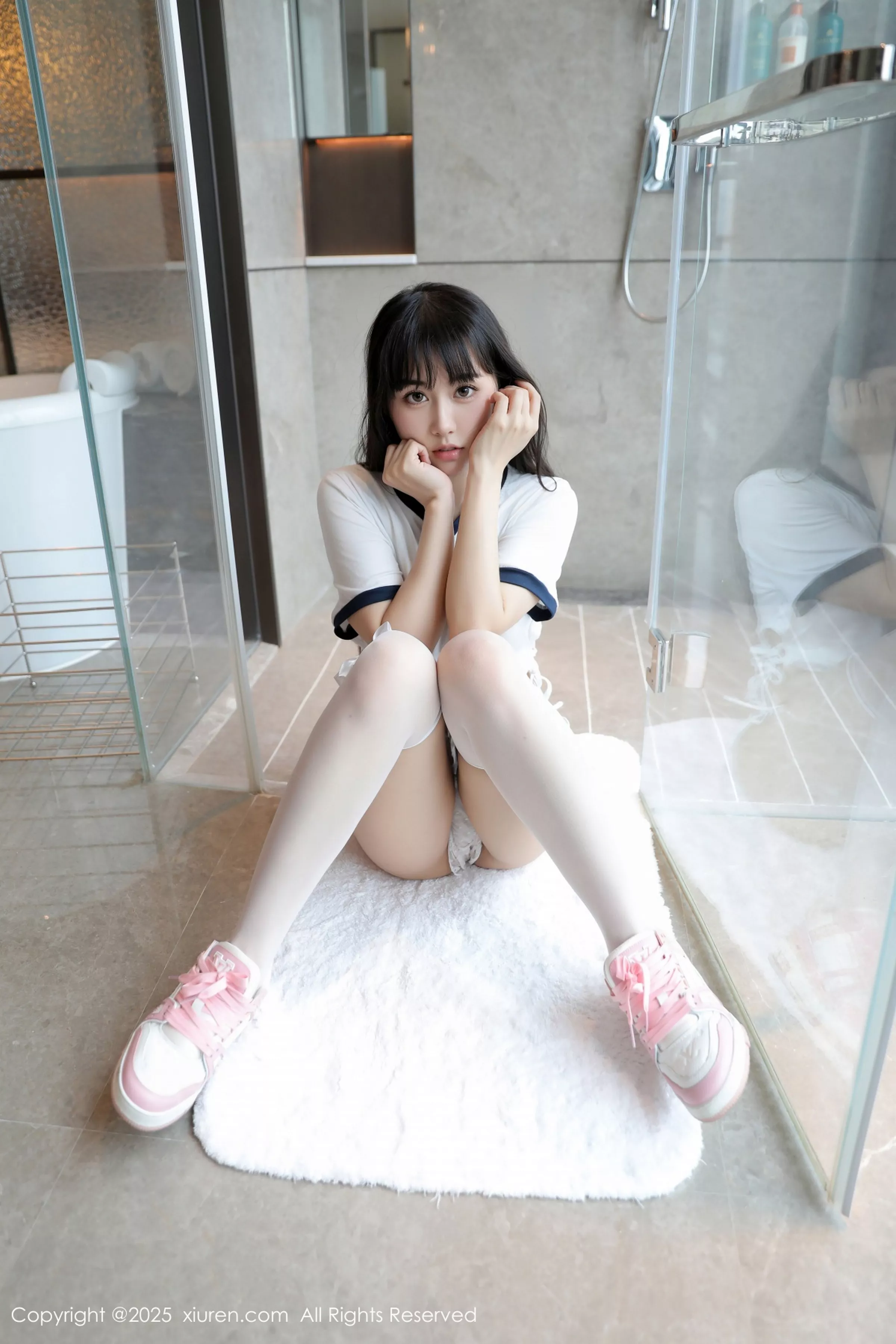 秀人集.com_[XiuRen秀人网]No.10184_新人模特量子玫瑰性感白色运动服配白丝袜秀凹凸身材诱惑写真85P