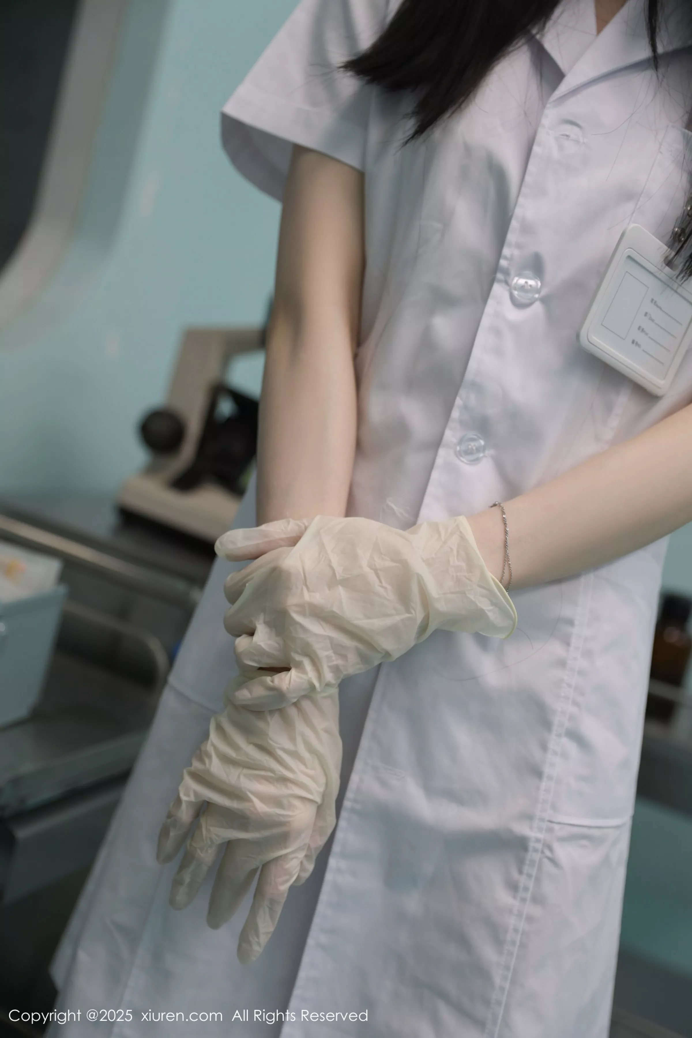 秀人集.com_[XiuRen秀人网]No.10190_新人模特布丁wow白色护士制服配超薄肉丝秀修长美腿性感写真80P