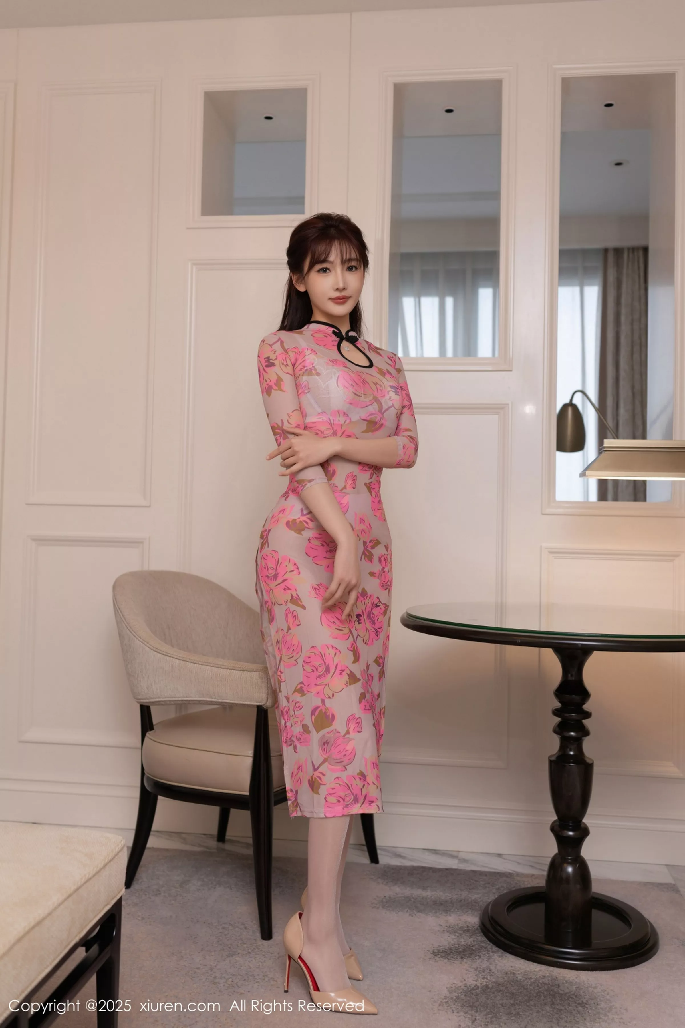 秀人集.com_[XiuRen秀人网]No.10196_模特陆萱萱粉色旗袍露白色内衣配粉色丝袜秀柔美身姿诱惑写真80P