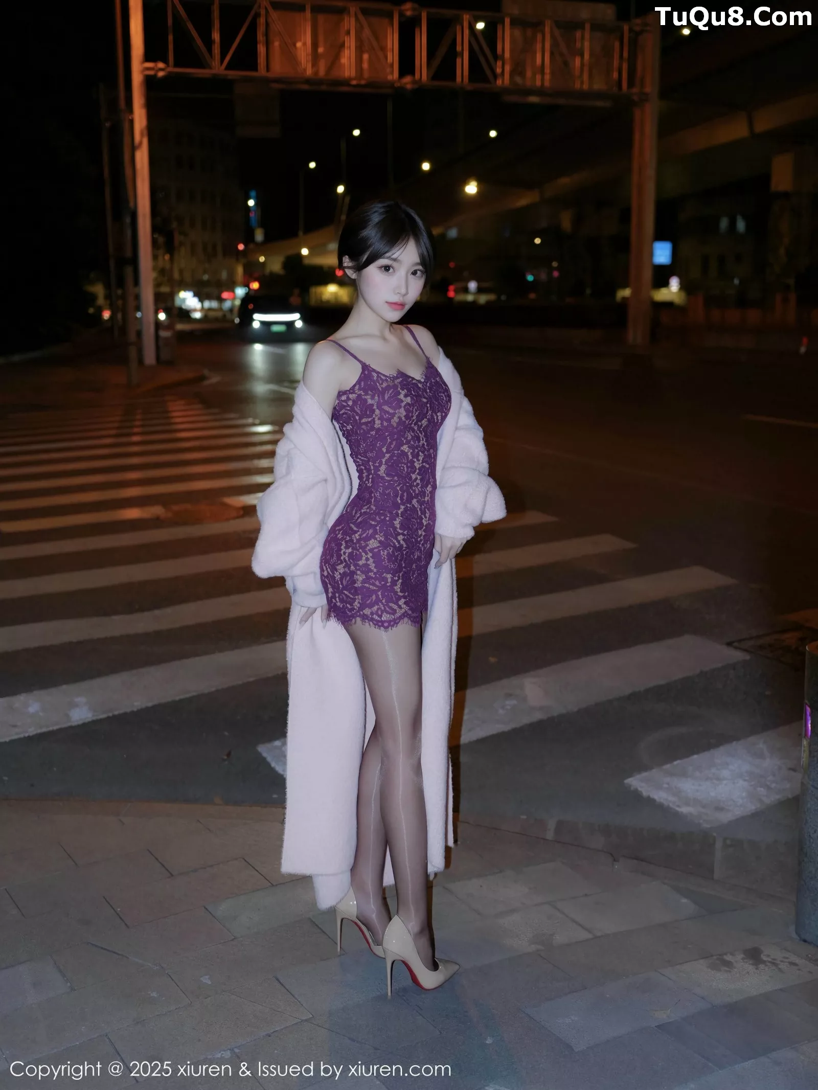 秀人集.com_[XiuRen秀人网]No.10332_模特汁汁性感紫色吊带短裙配闪亮黑丝秀曼妙身姿迷人诱惑写真53P