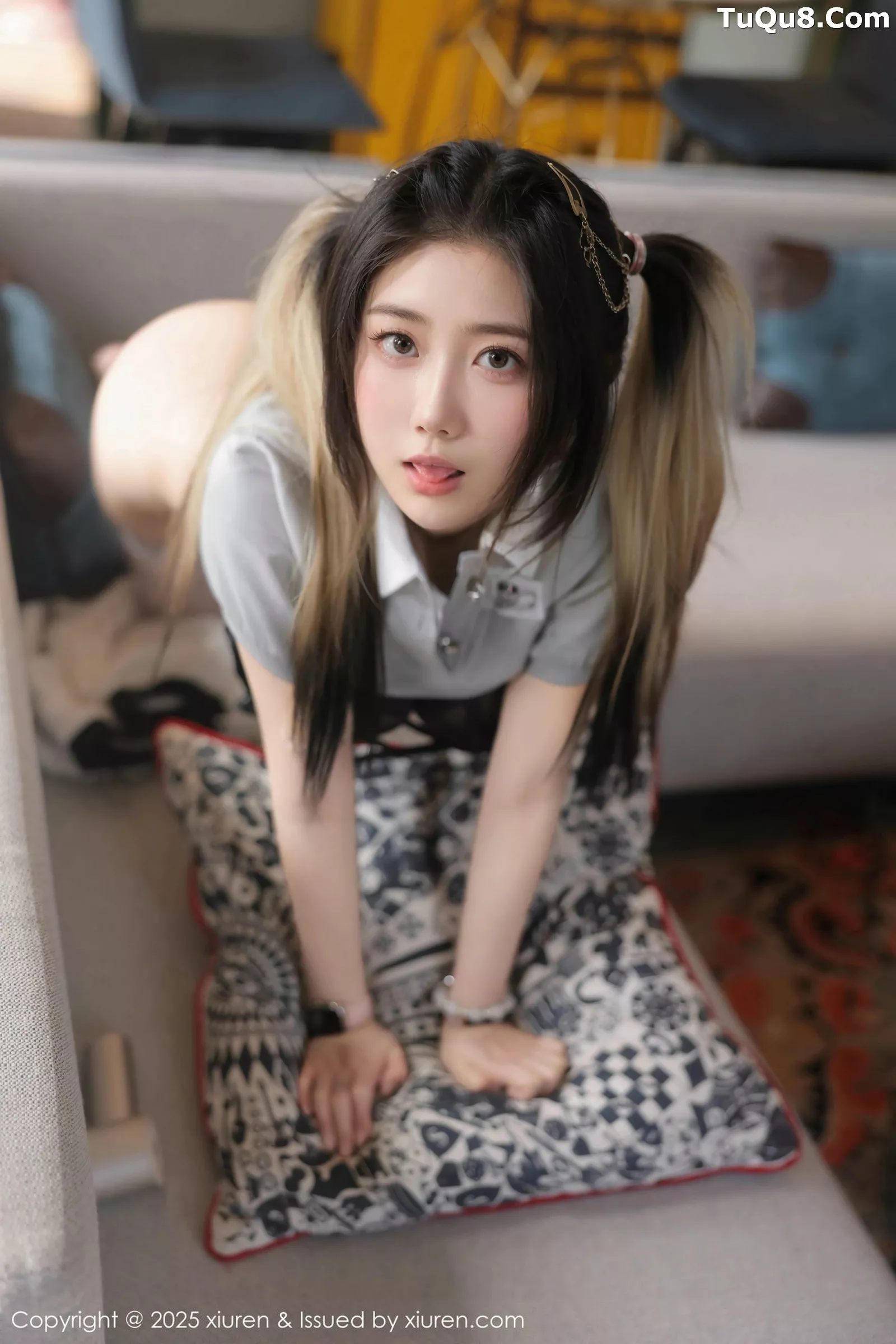 秀人集.com_[XiuRen秀人网]No.10330_模特诺诺Hsu性感灰色服饰配白色蕾丝袜秀丰腴身材撩人诱惑写真60P