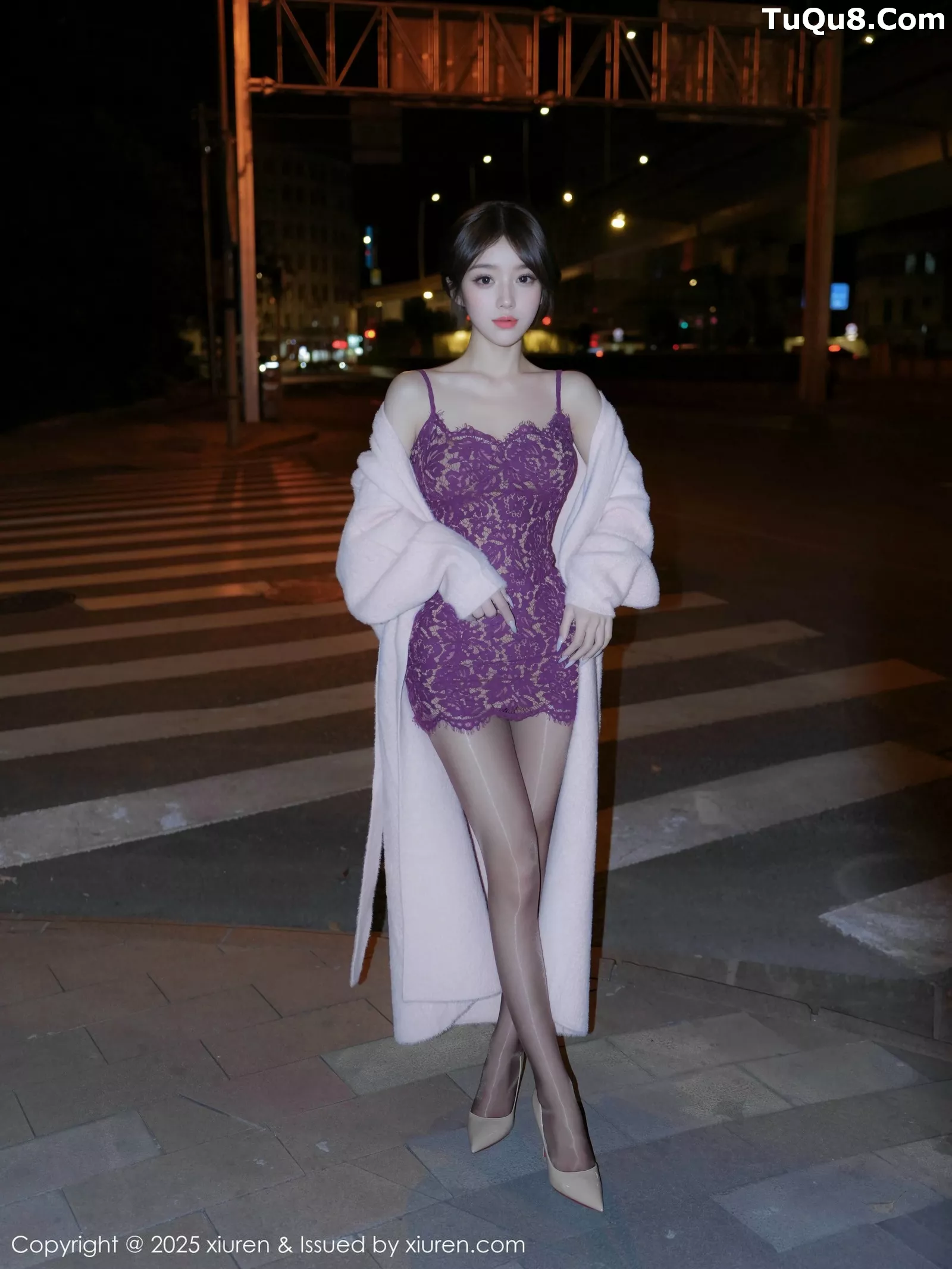 秀人集.com_[XiuRen秀人网]No.10332_模特汁汁性感紫色吊带短裙配闪亮黑丝秀曼妙身姿迷人诱惑写真53P