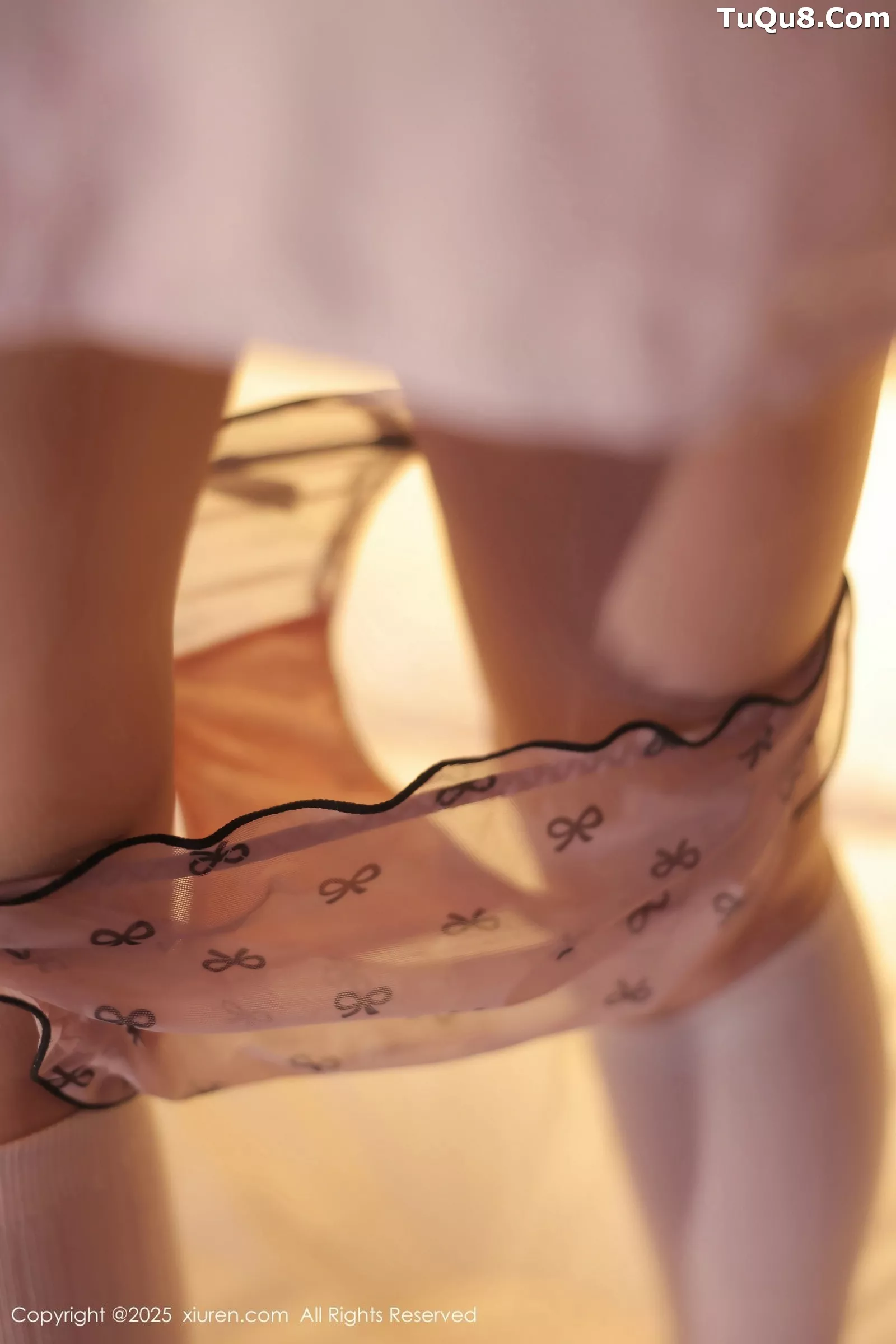 秀人集.com_[XiuRen秀人网]No.10335_模特软情性感白色衬衫配黑短裙露白色丝袜秀曼妙身姿诱惑写真64P