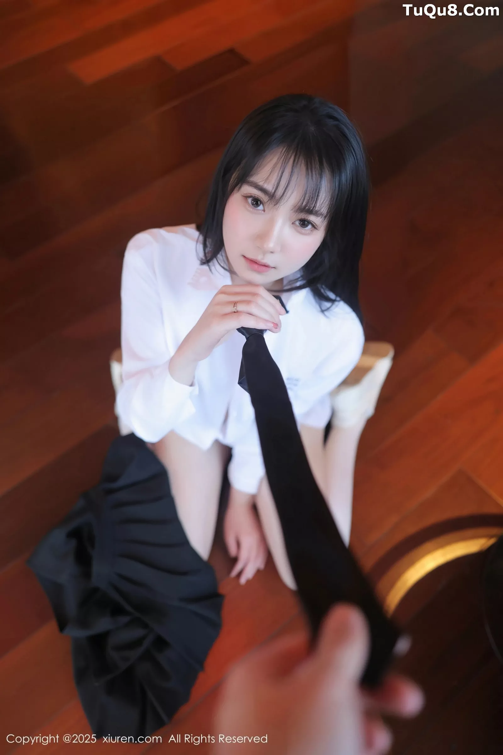 秀人集.com_[XiuRen秀人网]No.10335_模特软情性感白色衬衫配黑短裙露白色丝袜秀曼妙身姿诱惑写真64P