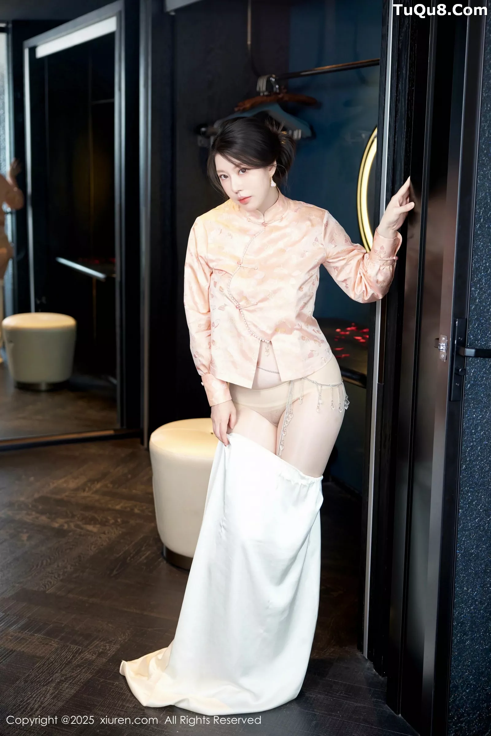 秀人集.com_[XiuRen秀人网]No.10341_模特白茹雪abby性感旗袍服饰露宝石情趣内衣秀火辣身材诱惑写真72P