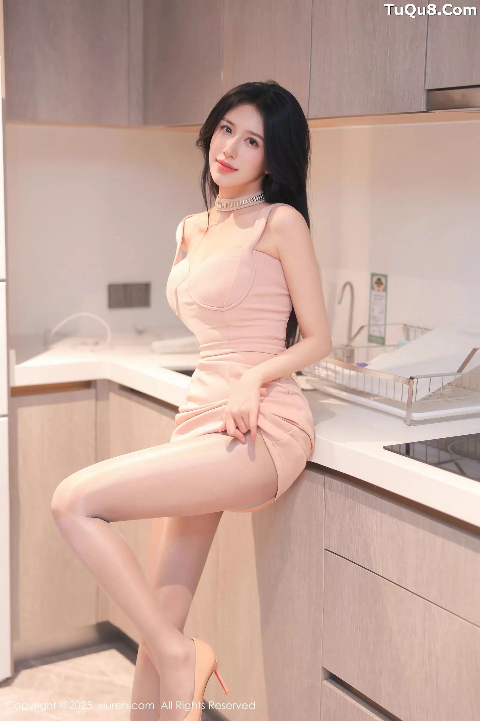 秀人集.com_[XiuRen秀人网]No.10339_模特shelly诗莉吖性感粉色连衣裙配开档灰丝秀曼妙身姿诱惑写真81P