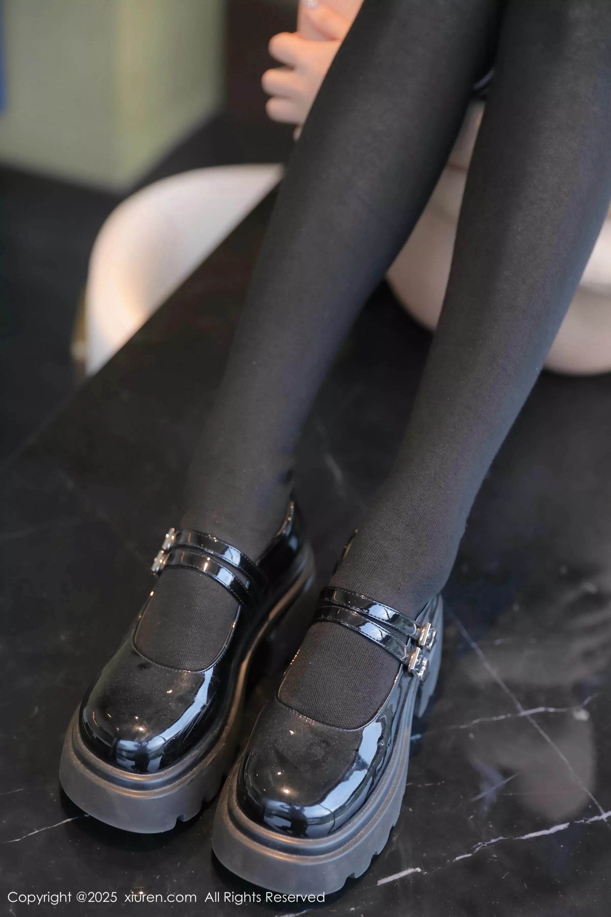 秀人集.com_[XiuRen秀人网]No.10351_模特Candy糖糖性感JK制服露白色内衣配黑丝袜秀丰腴身姿诱惑写真74P