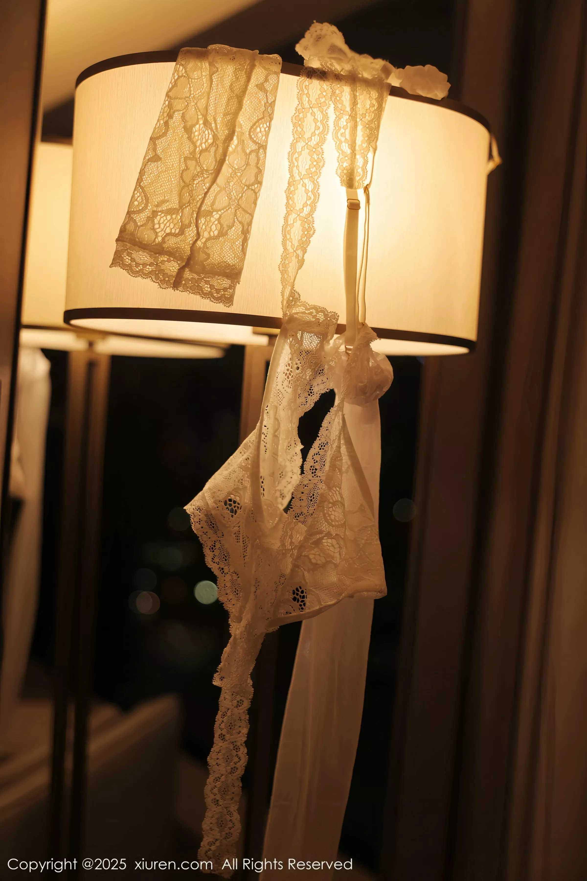 秀人集.com_[XiuRen秀人网]No.10346_模特奶油猫呀性感白色蕾丝情趣服饰配白丝袜秀丰腴身材诱惑写真85P