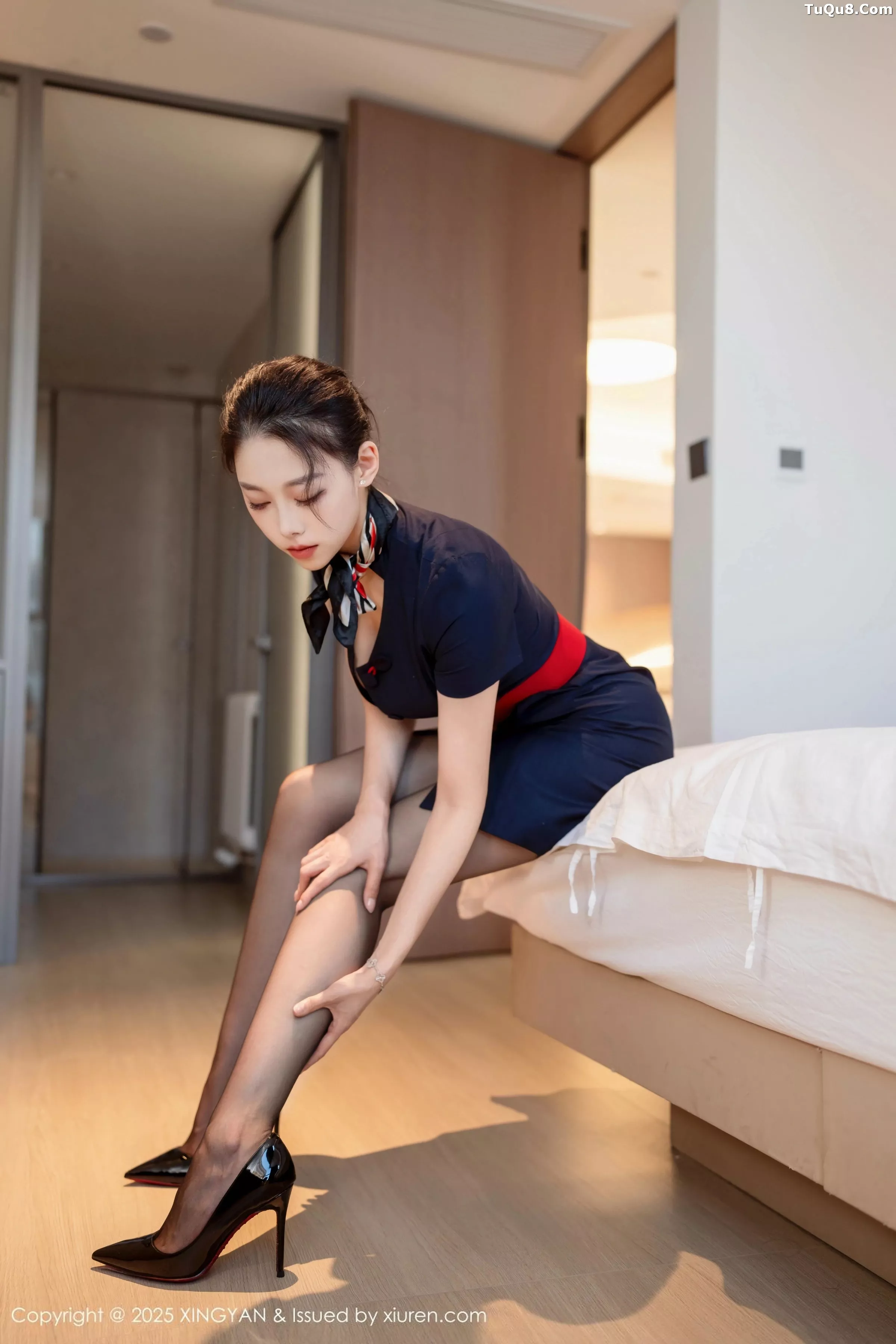 秀人集.com_[XINGYAN星颜社]VOL.354_模特清妙性感空姐制服露红色蕾丝内衣配超薄黑丝秀美腿诱惑写真78P