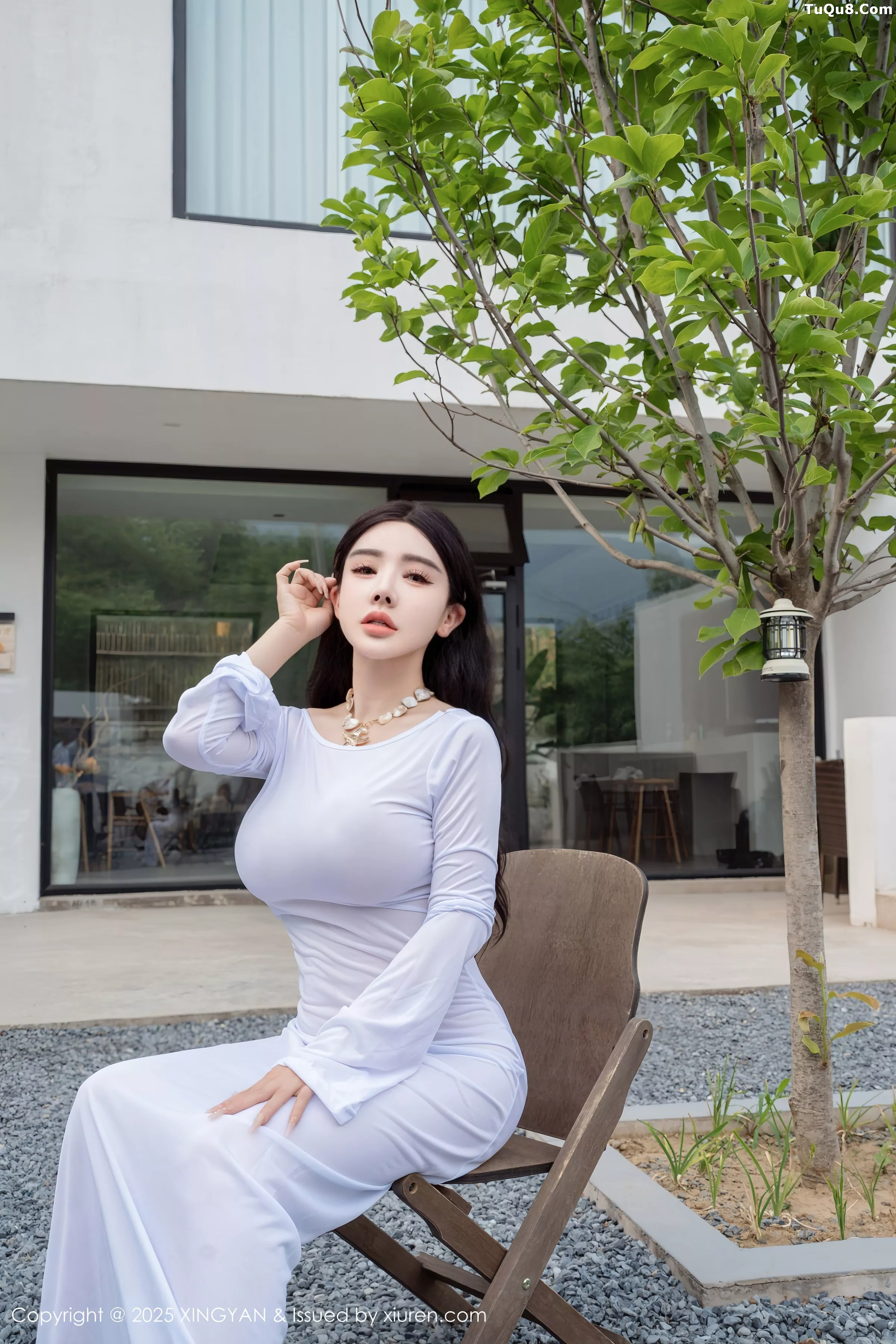 秀人集.com_[XINGYAN星颜社]VOL.355_模特潘思沁沙滩椅上性感浅色连衣裙秀巨乳肥臀撩人诱惑写真79P