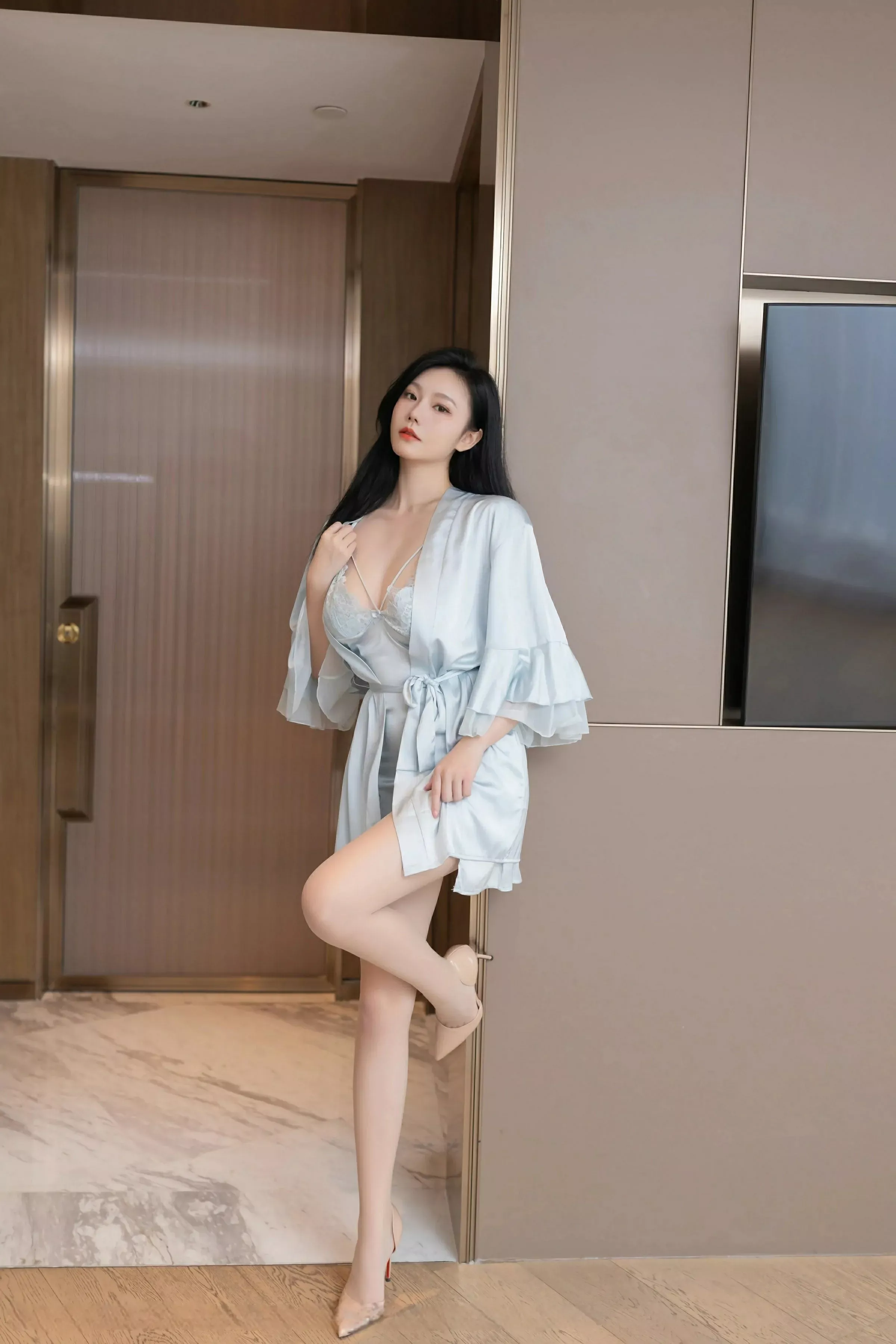 秀人集.com_[XiuRen秀人网]No.10390_模特安然anran性感蓝色吊带睡裙配肉色丝袜秀曼妙身姿诱惑写真80P