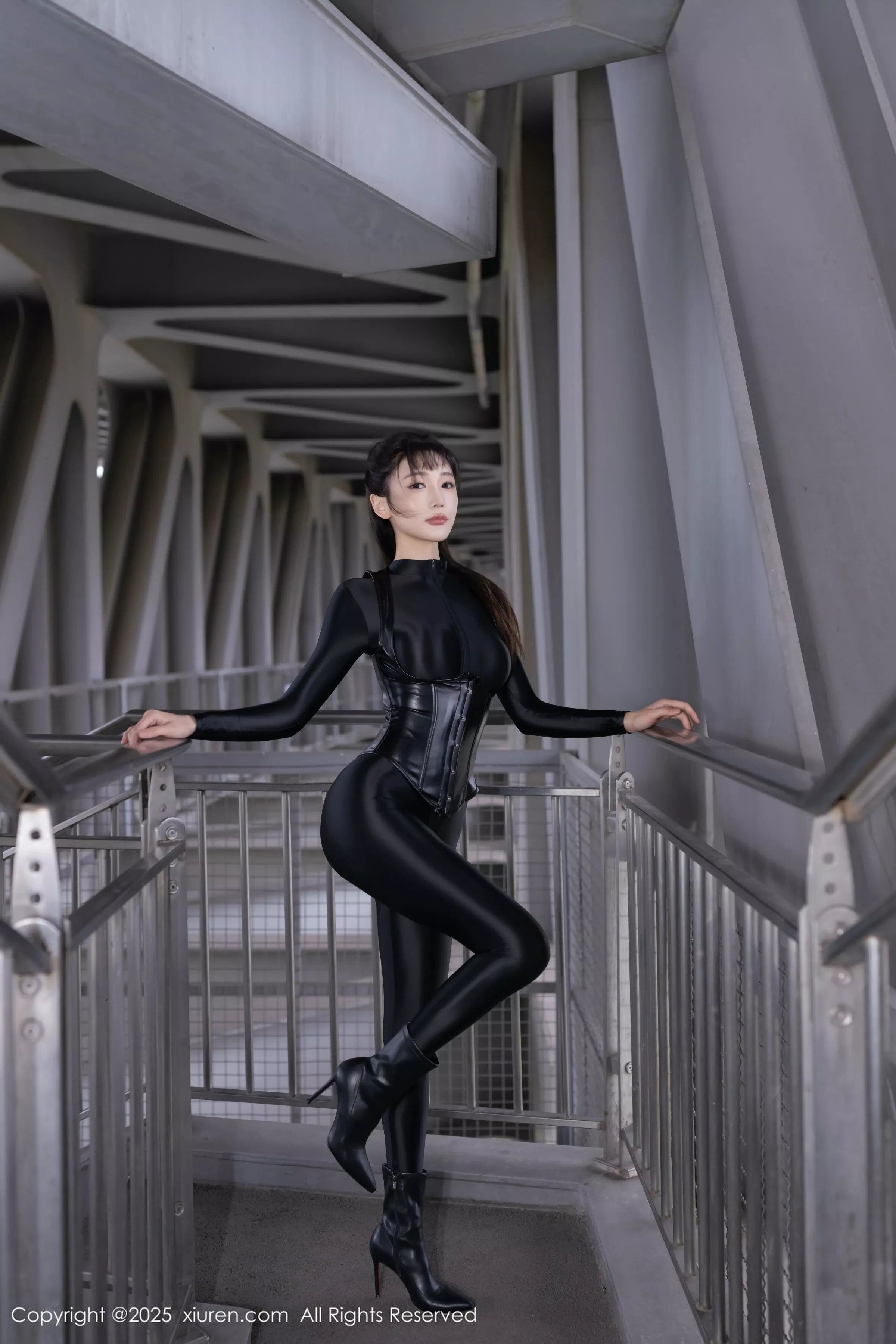 秀人集.com_[XiuRen秀人网]No.10404_模特陆萱萱性感黑色连体衣露超薄黑丝秀柔美身姿撩人诱惑写真80P