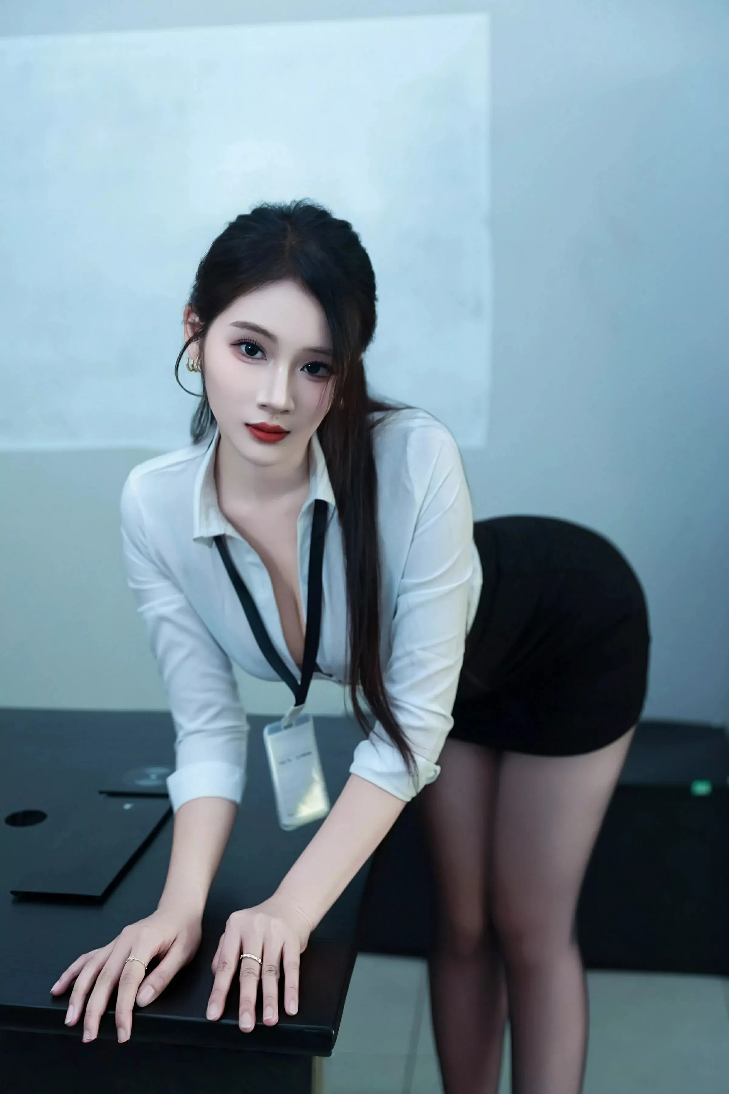 秀人集.com_[XiuRen秀人网]No.10406_模特南乔性感黑白职业装露黑色内衣配超薄黑丝秀美腿诱惑写真103P