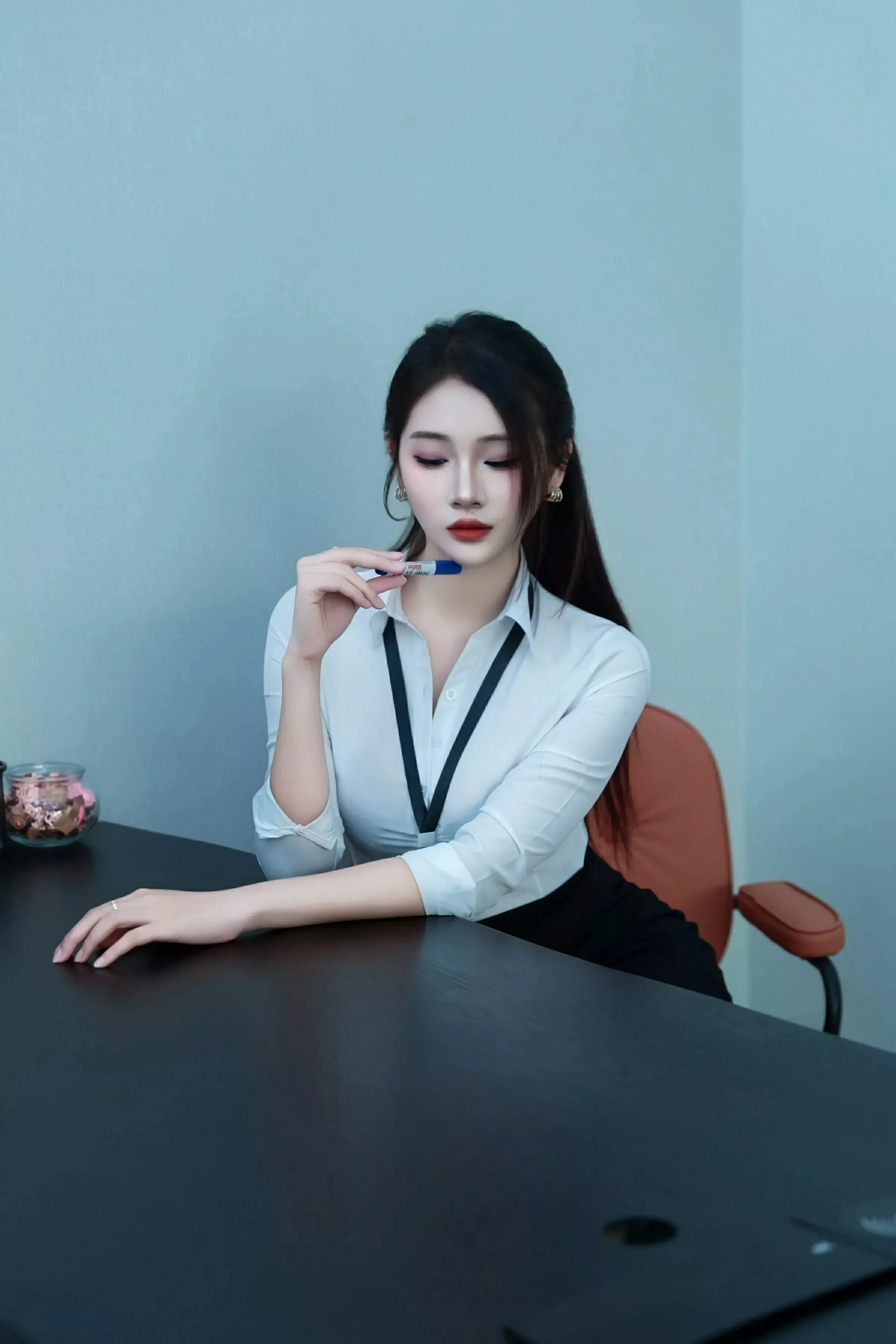 秀人集.com_[XiuRen秀人网]No.10406_模特南乔性感黑白职业装露黑色内衣配超薄黑丝秀美腿诱惑写真103P