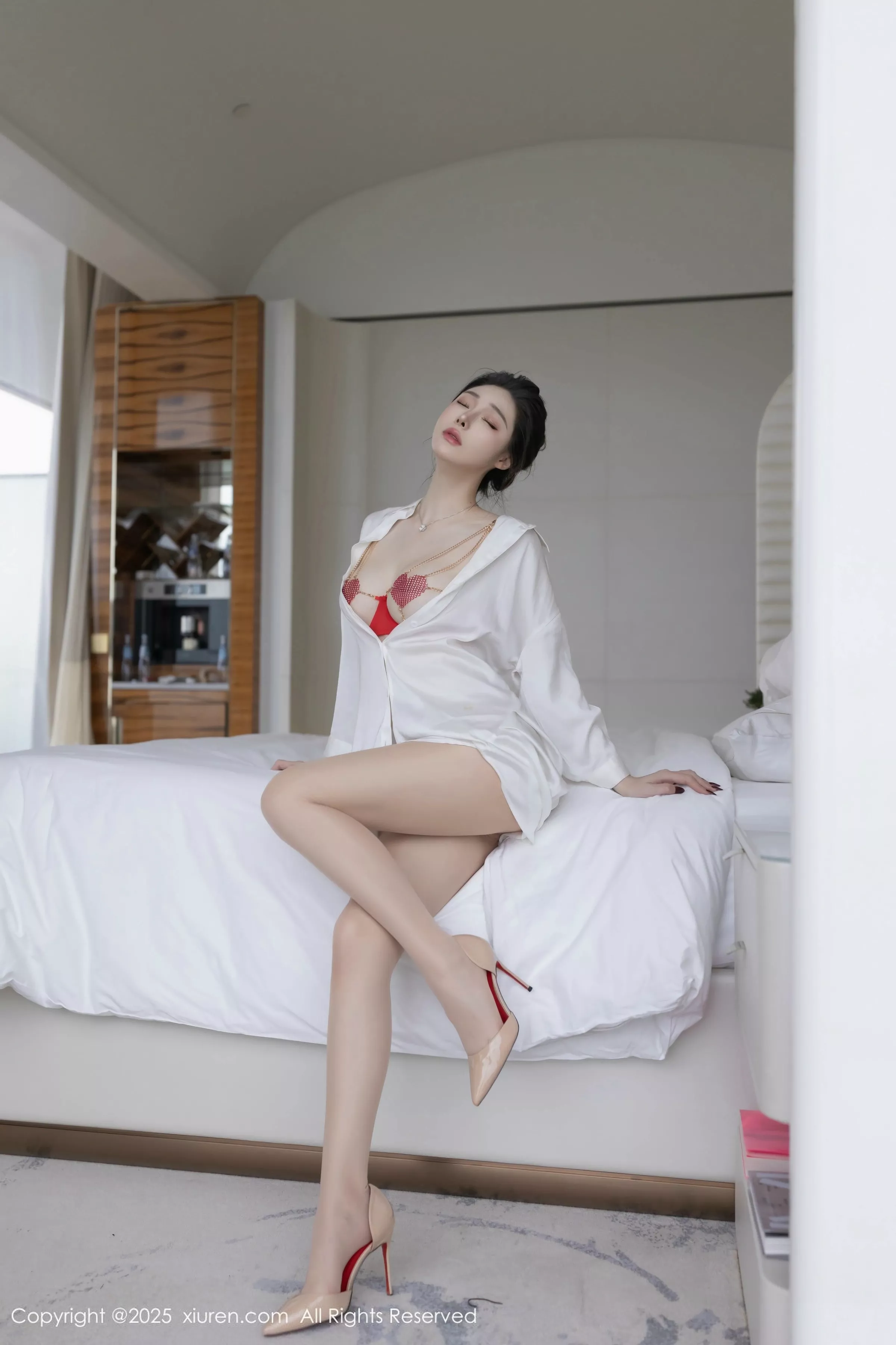 秀人集.com_[XiuRen秀人网]No.10411_模特小逗逗性感红色情趣内衣配原色丝袜秀曼妙身姿完美诱惑写真84P