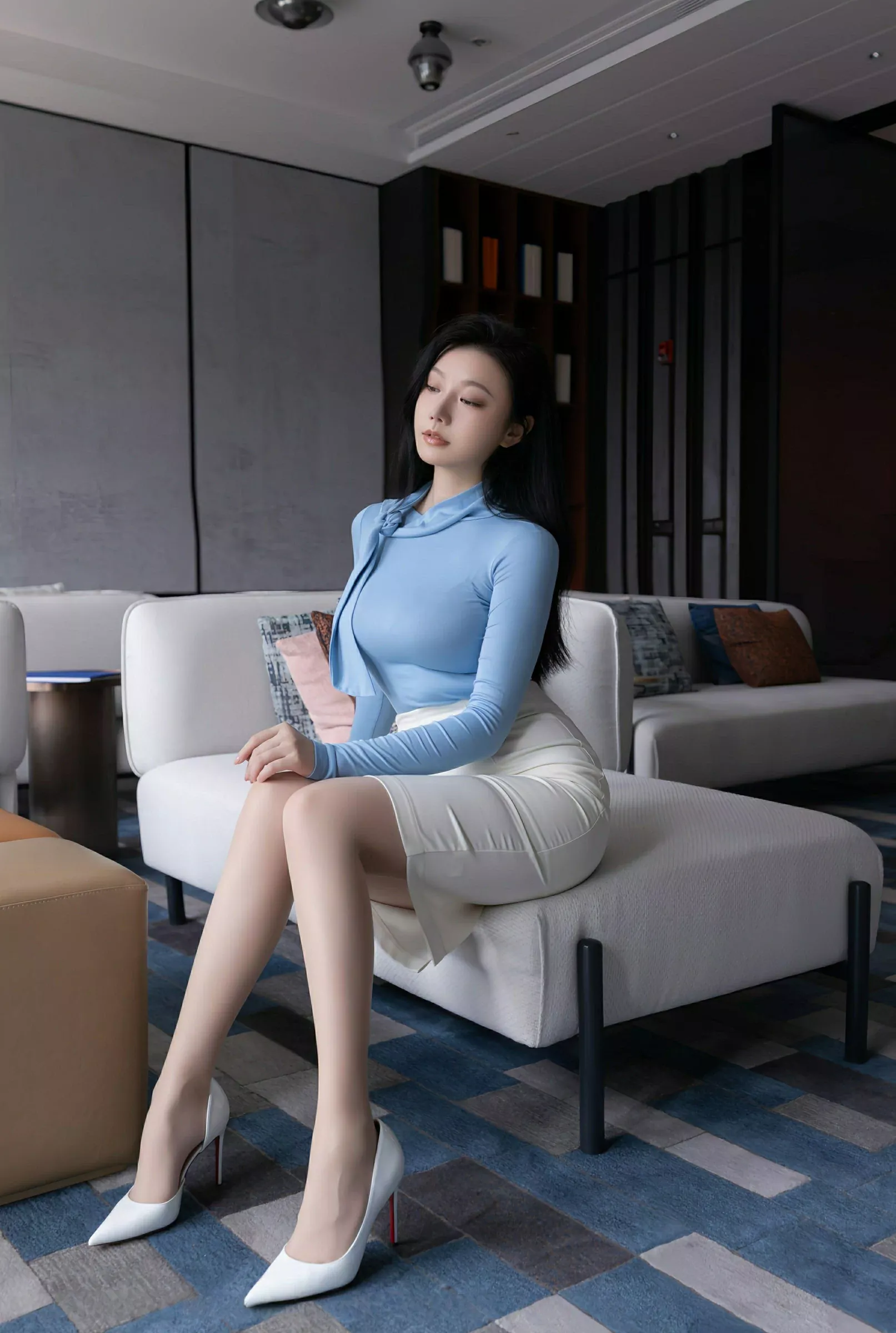 秀人集.com_[XiuRen秀人网]No.10424_模特安然anran性感蓝色上衣露肉色内衣配超薄肉丝秀美腿诱惑写真80P