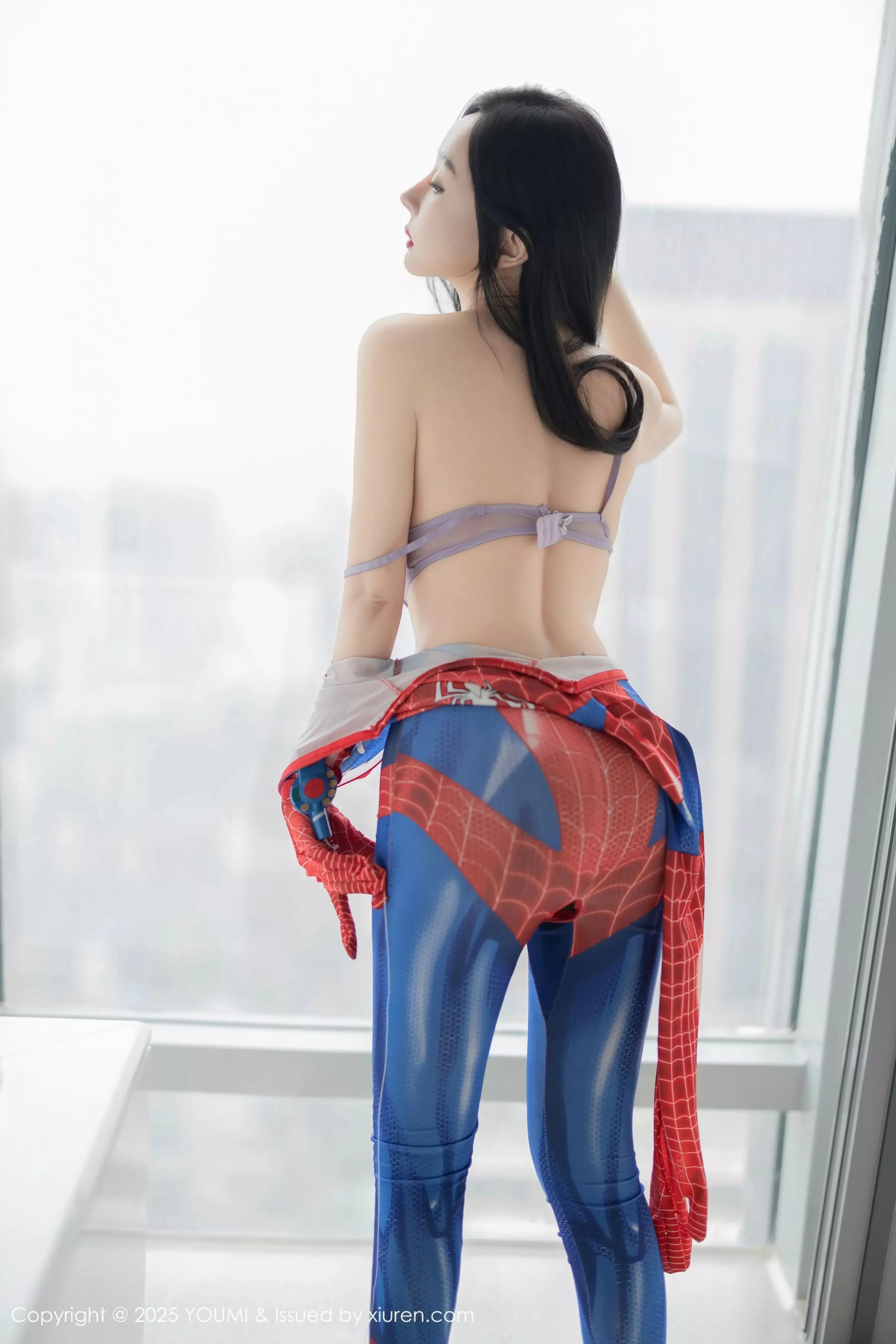 秀人集.com_[YouMi尤蜜荟]Vol.1138_模特允爾性感紧身蜘蛛侠服饰露灰色内衣秀丰满身材撩人诱惑写真78P