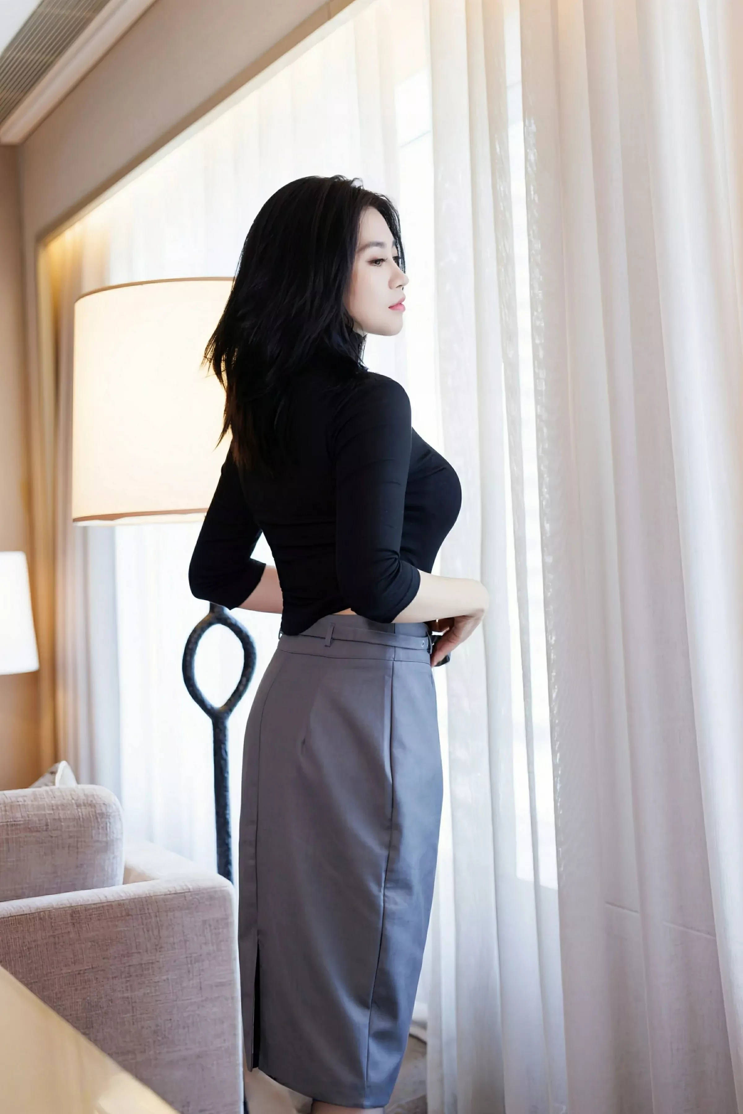 秀人集.com_[IMISS爱蜜社]Vol.794_女神许诺Sabrina性感黑色OL服饰露黑色内衣秀完美身材诱惑写真73P